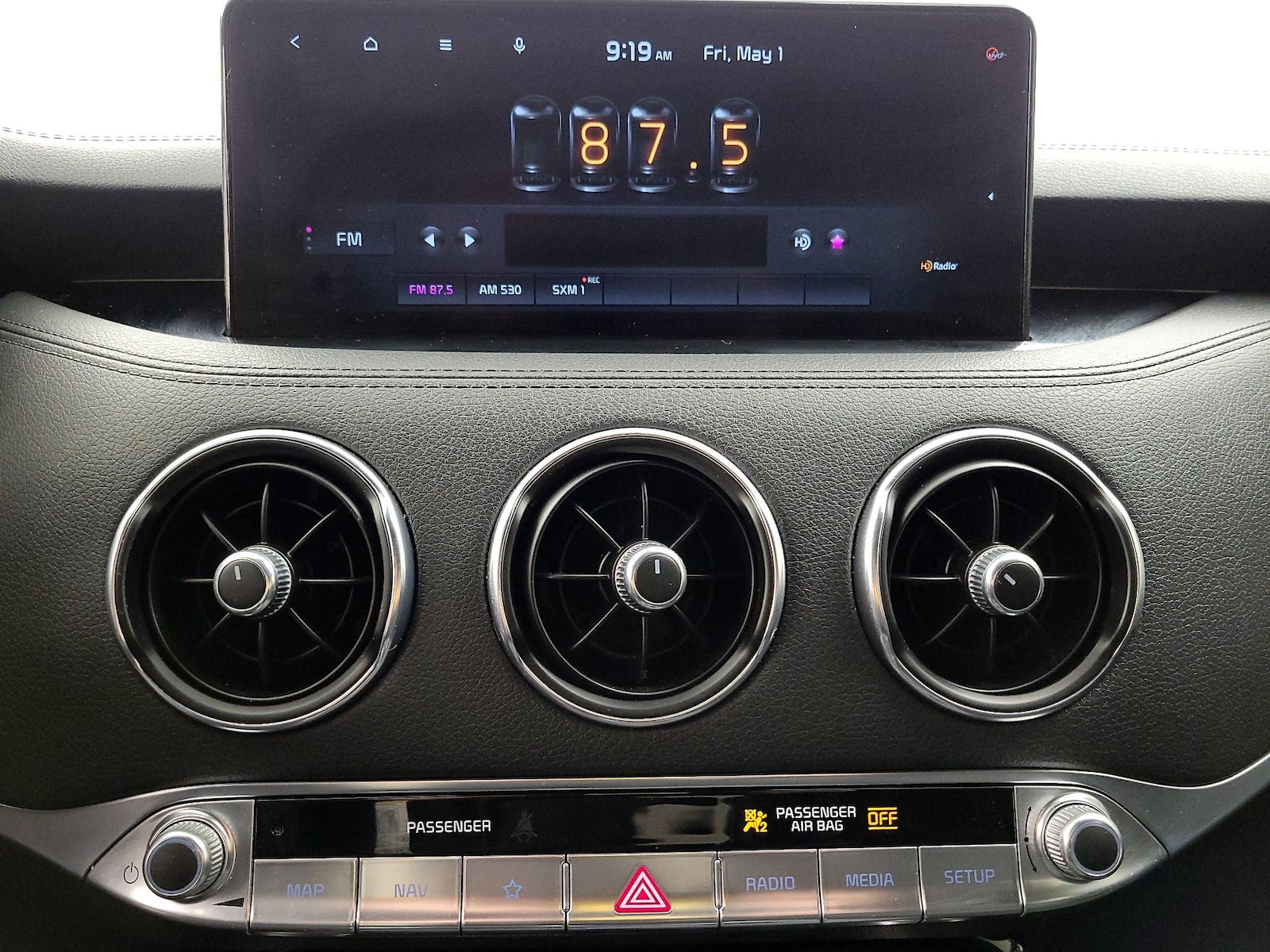 2022 Kia Stinger GT1 - Photo 17