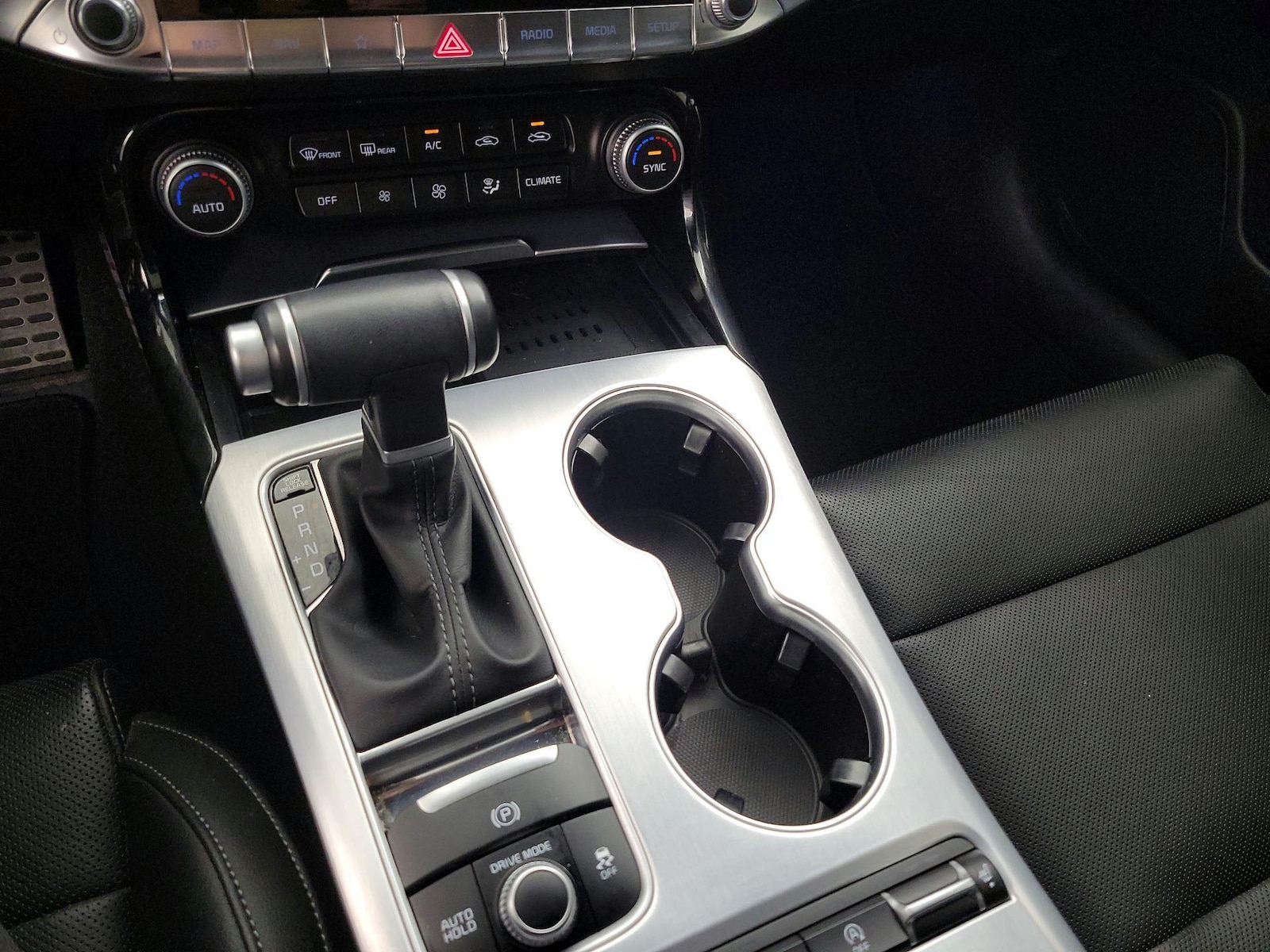 2022 Kia Stinger GT1 - Photo 19