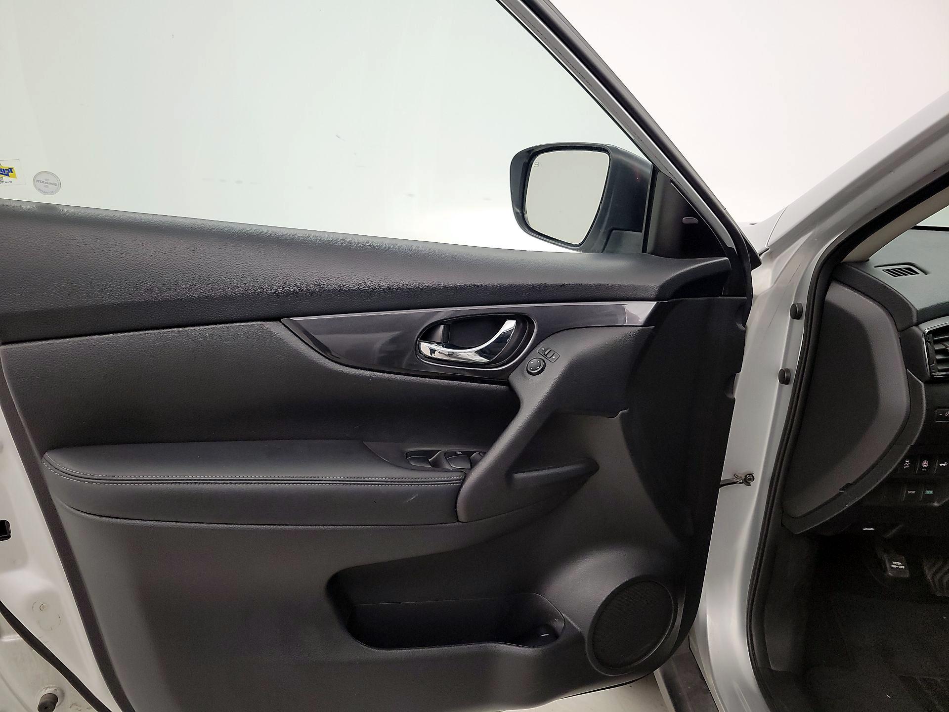 Thumbnail: 2019 Nissan Rogue - 12