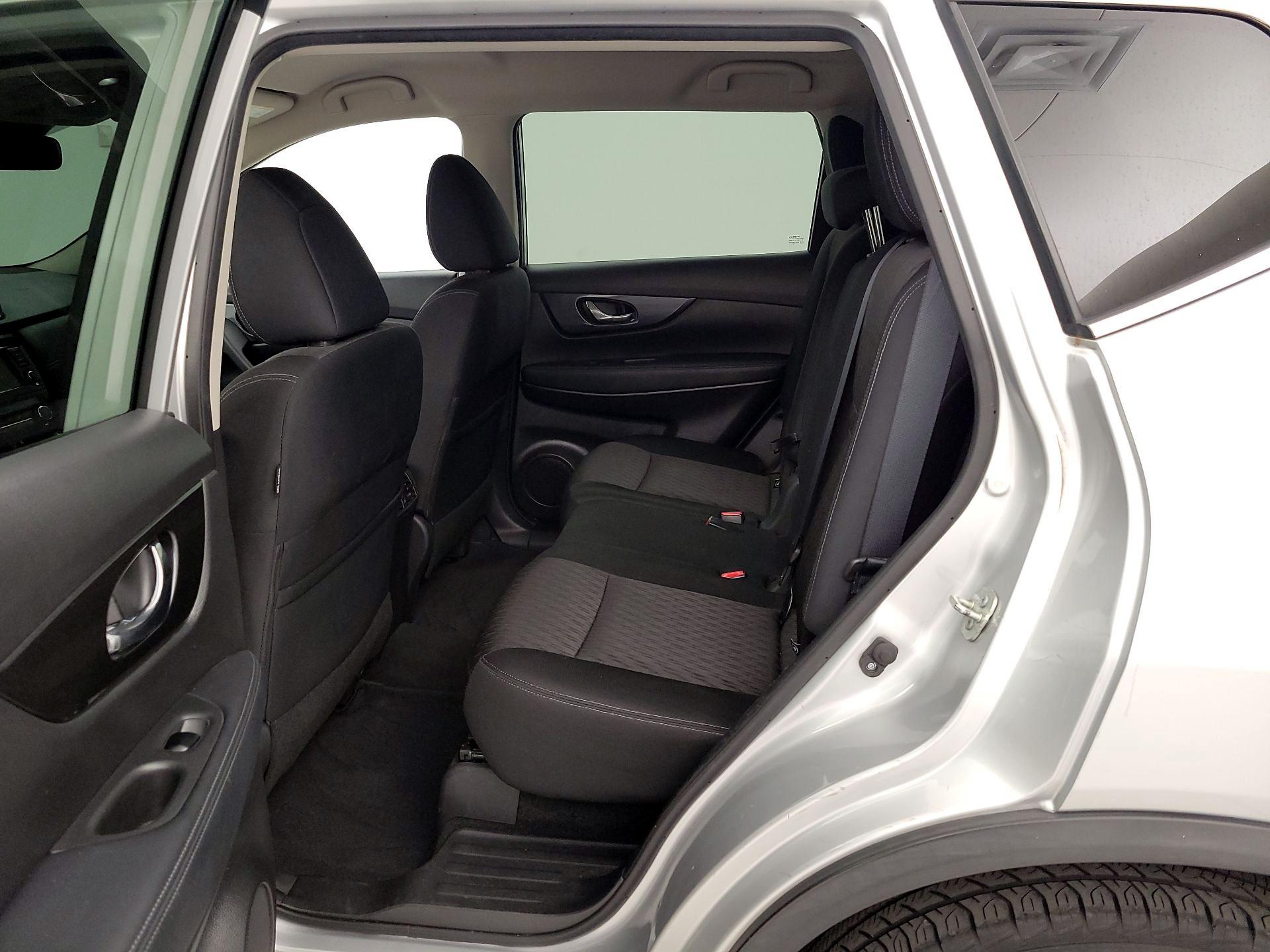 Thumbnail: 2019 Nissan Rogue - 18