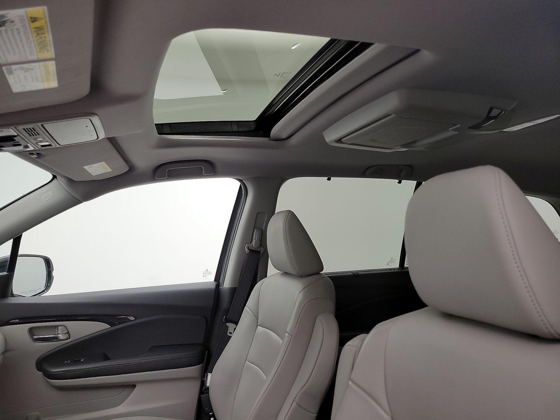 Thumbnail: 2019 Honda Pilot - 18