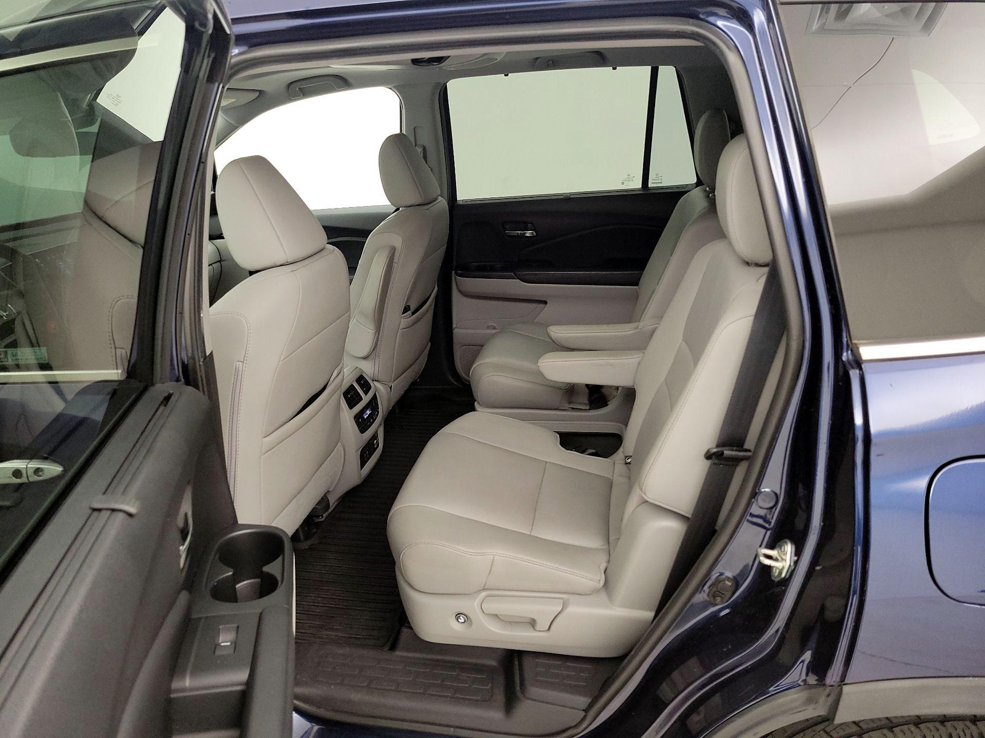 Thumbnail: 2019 Honda Pilot - 19