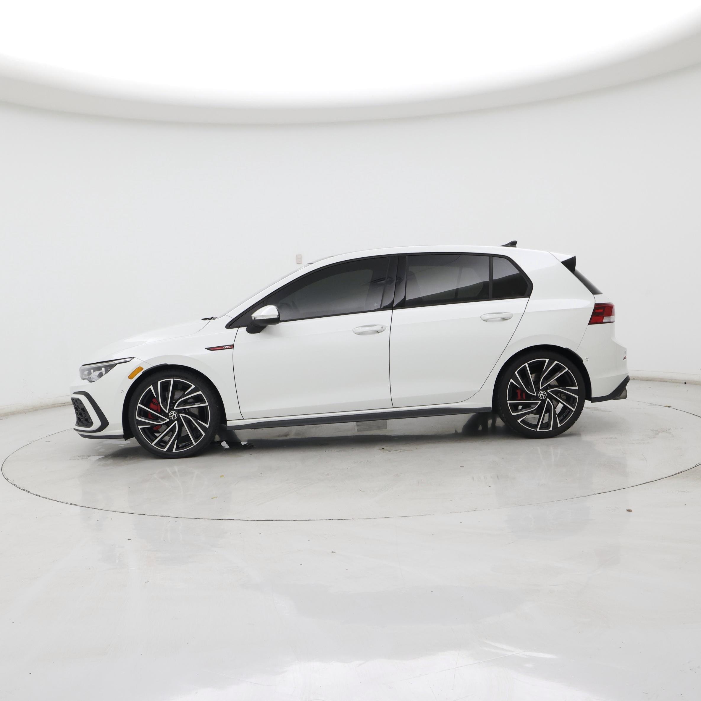 Thumbnail: 2024 Volkswagen Golf - 3