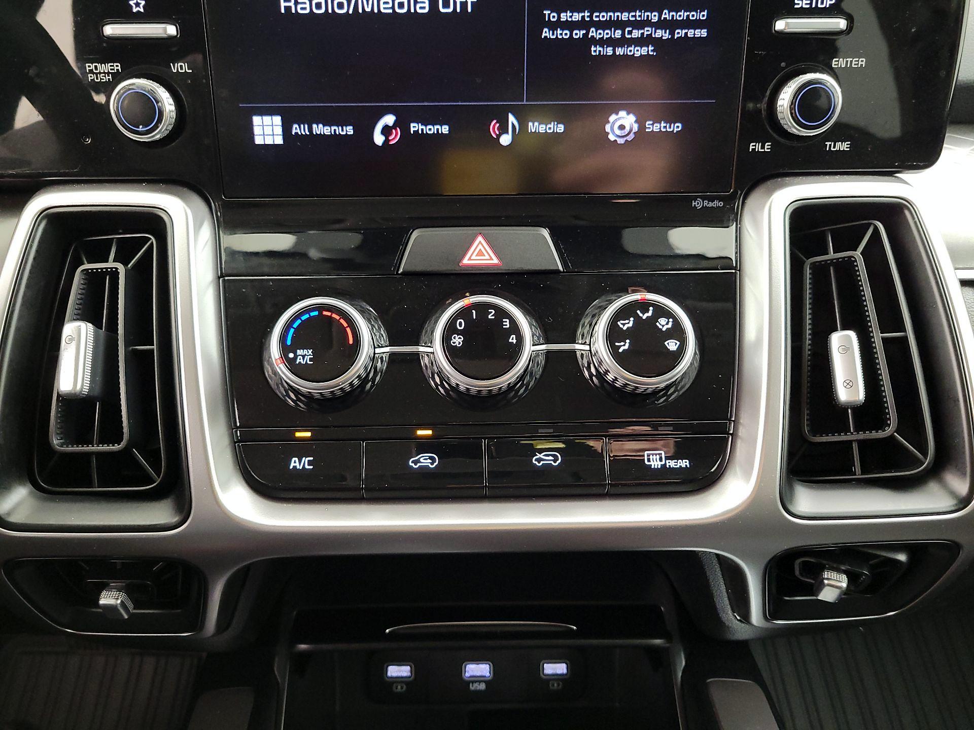 Thumbnail: 2022 Kia Sorento - 16