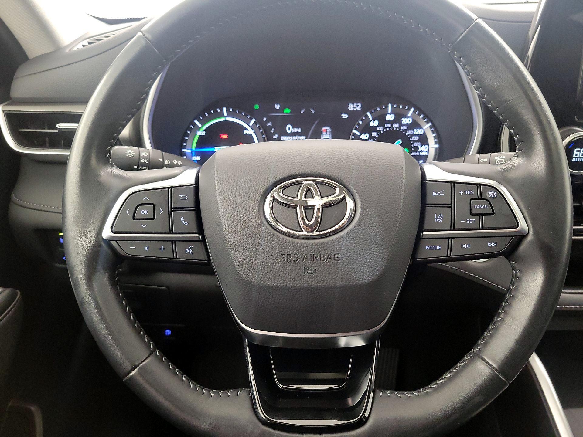 Thumbnail: 2021 Toyota Highlander - 10