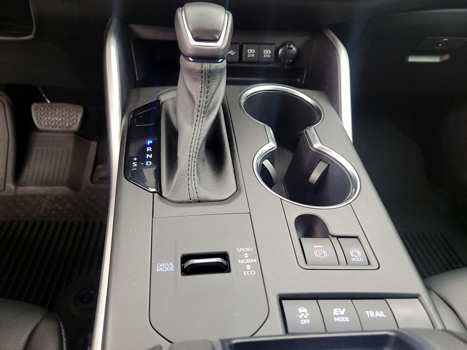 Thumbnail: 2021 Toyota Highlander - 17