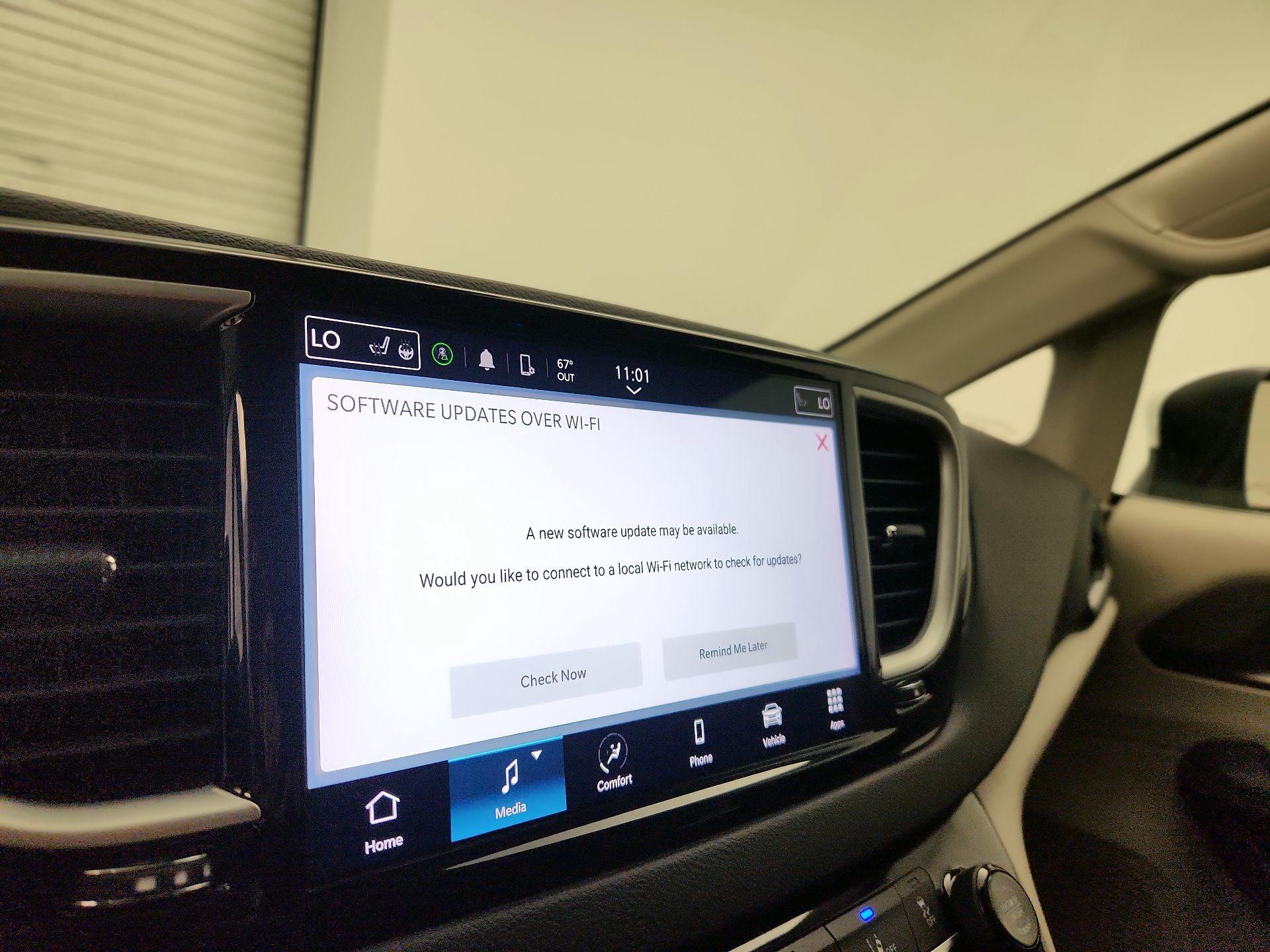 Thumbnail: 2023 Chrysler Pacifica - 15