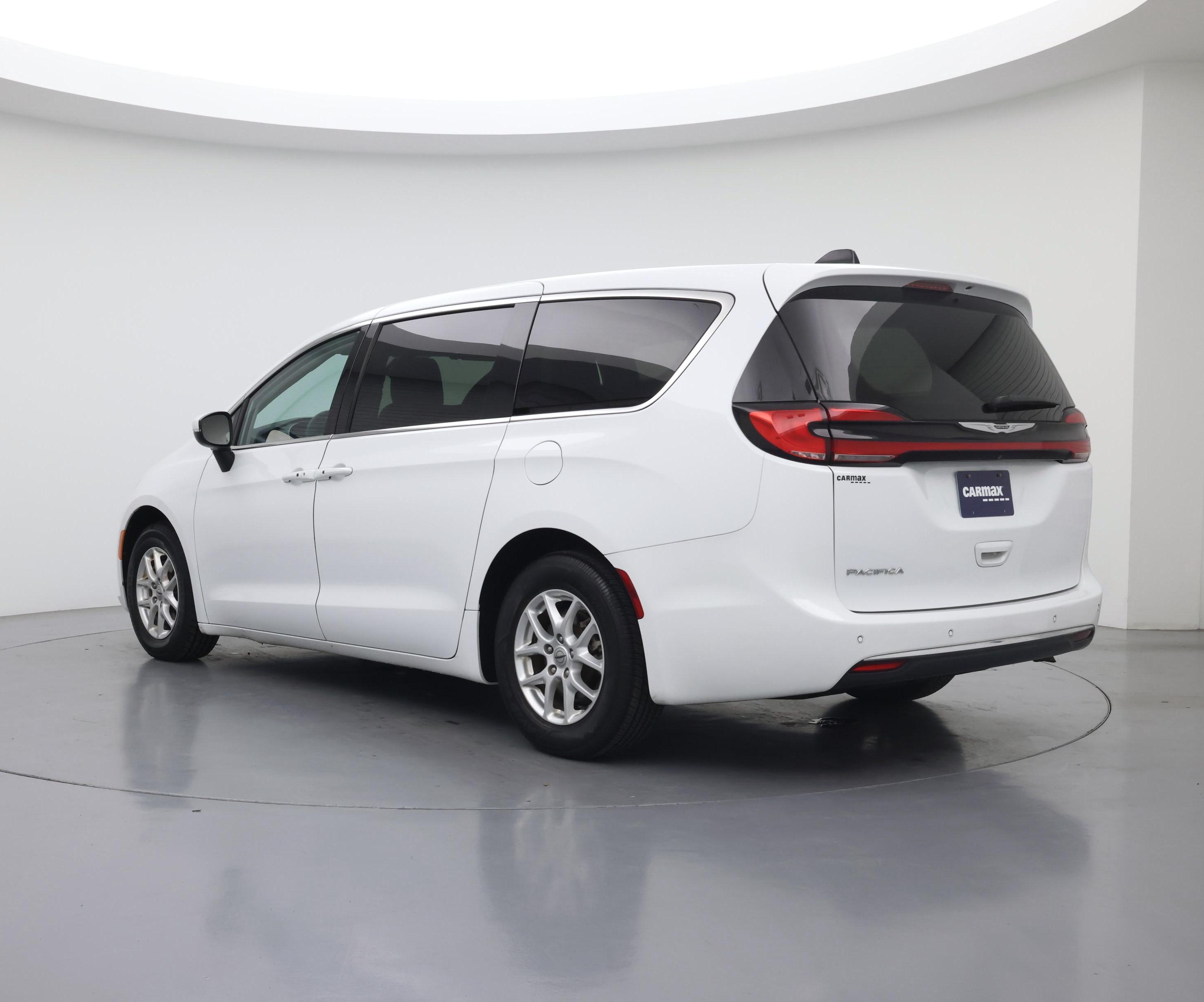 Thumbnail: 2023 Chrysler Pacifica - 2
