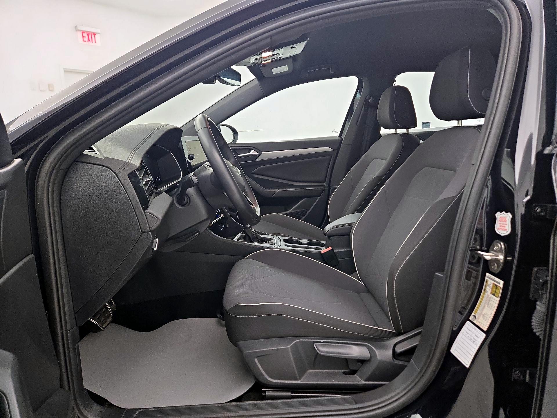 Thumbnail: 2025 Volkswagen Jetta - 9
