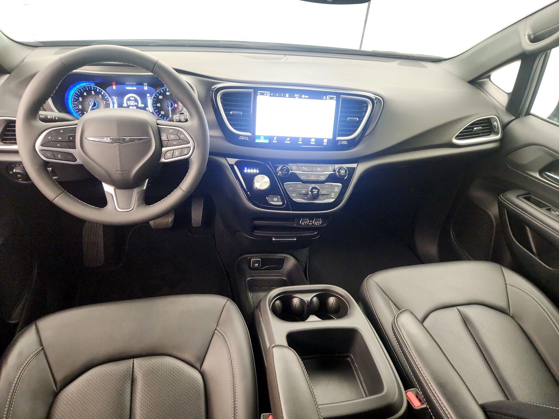 Thumbnail: 2025 Chrysler Pacifica - 9