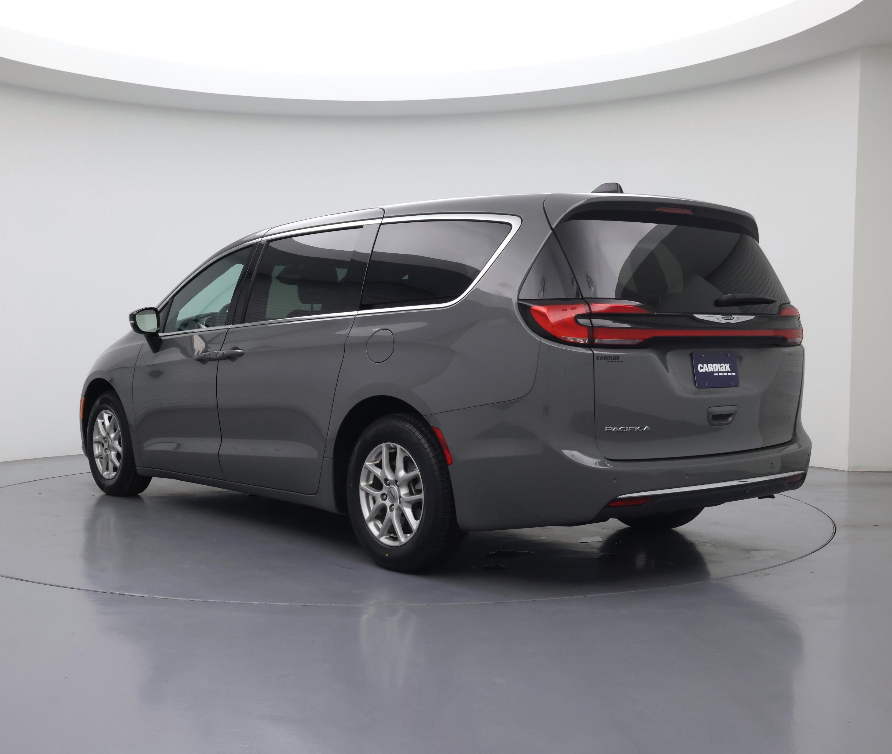Thumbnail: 2025 Chrysler Pacifica - 2