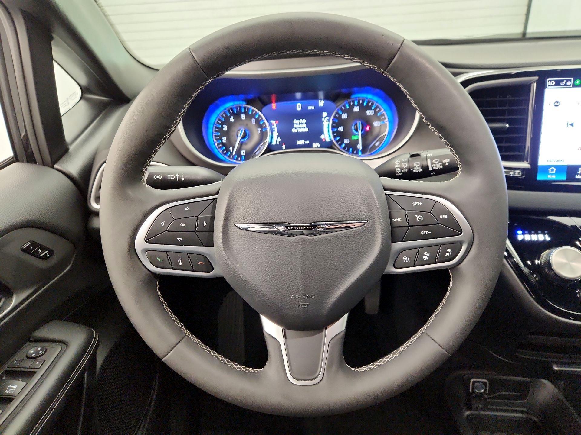 Thumbnail: 2025 Chrysler Pacifica - 10