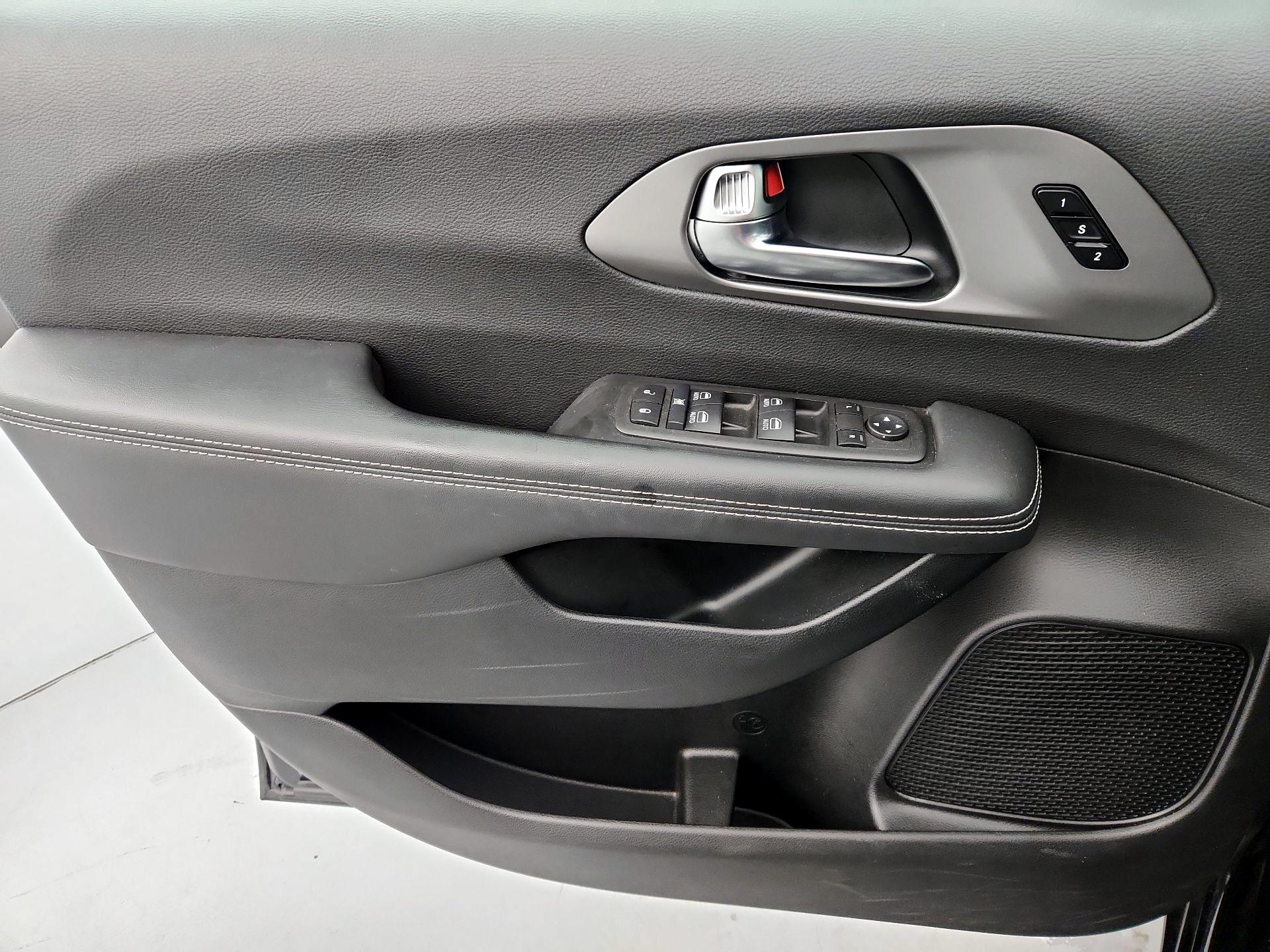 Thumbnail: 2025 Chrysler Pacifica - 12