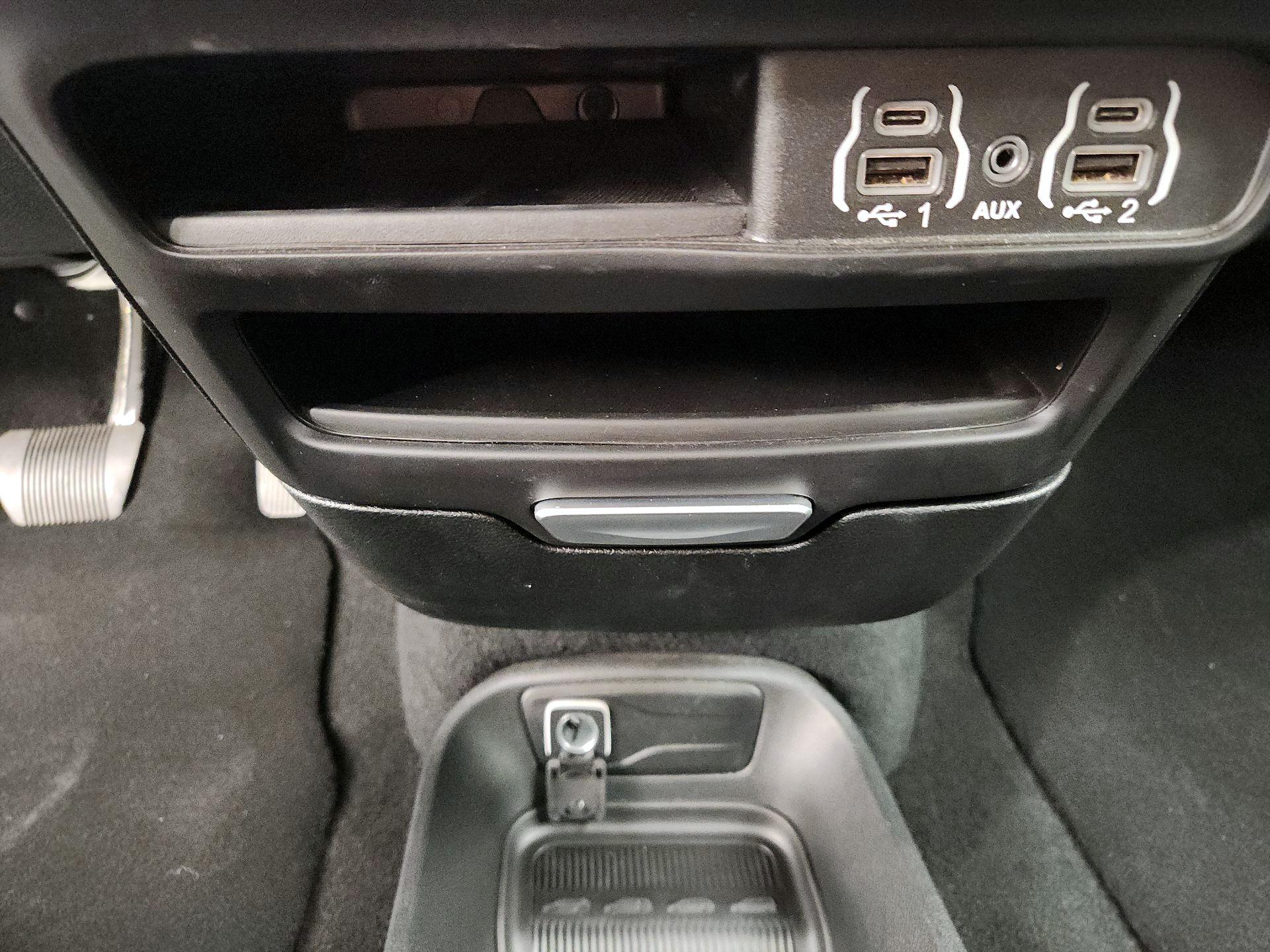 Thumbnail: 2025 Chrysler Pacifica - 18