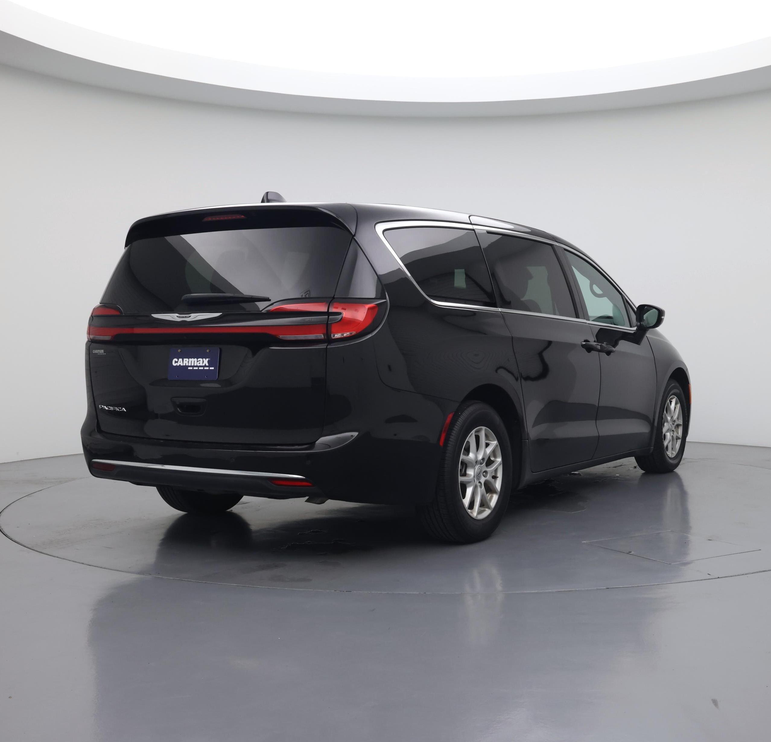 Thumbnail: 2025 Chrysler Pacifica - 8