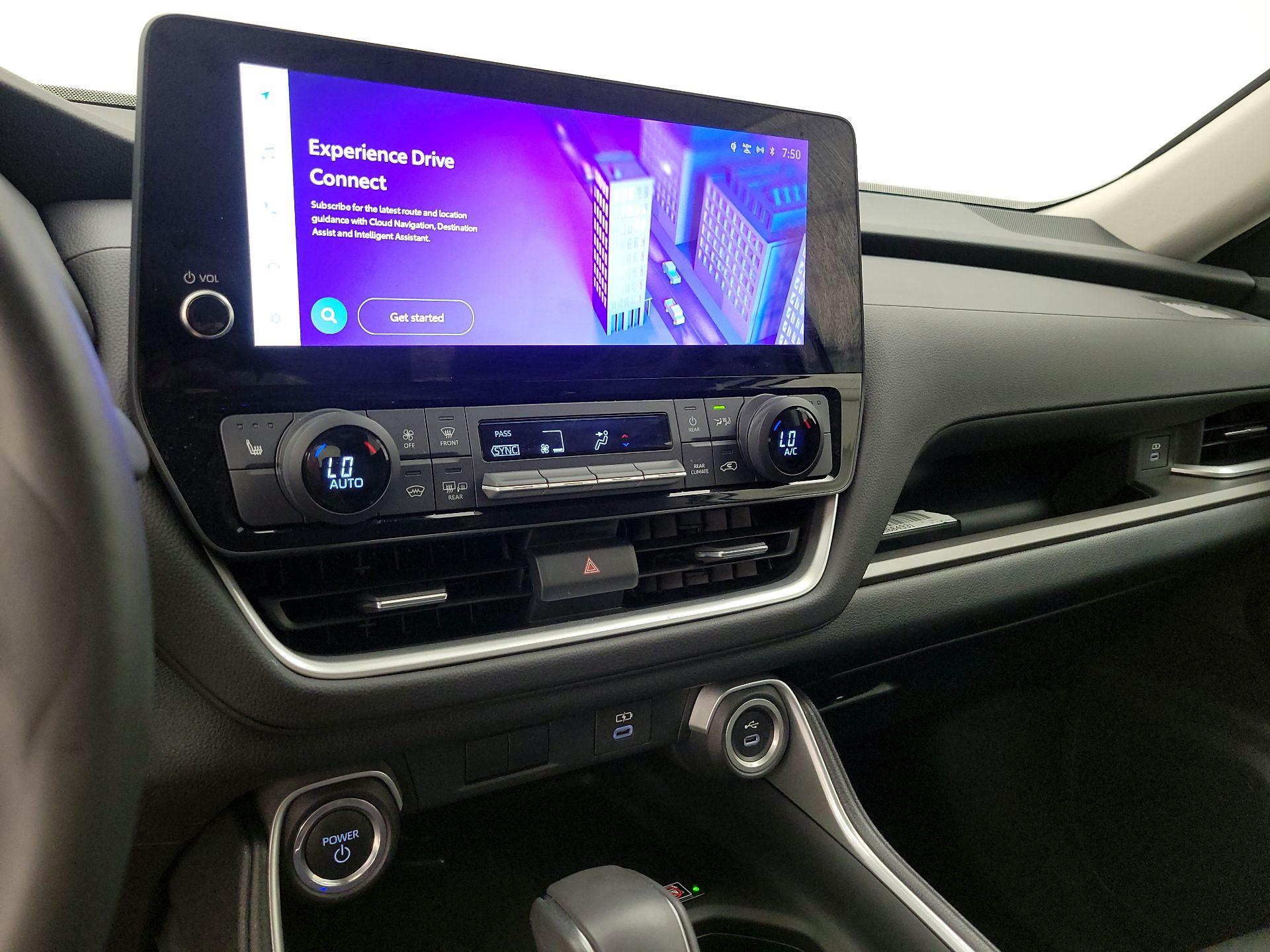 Thumbnail: 2024 Toyota Highlander - 15