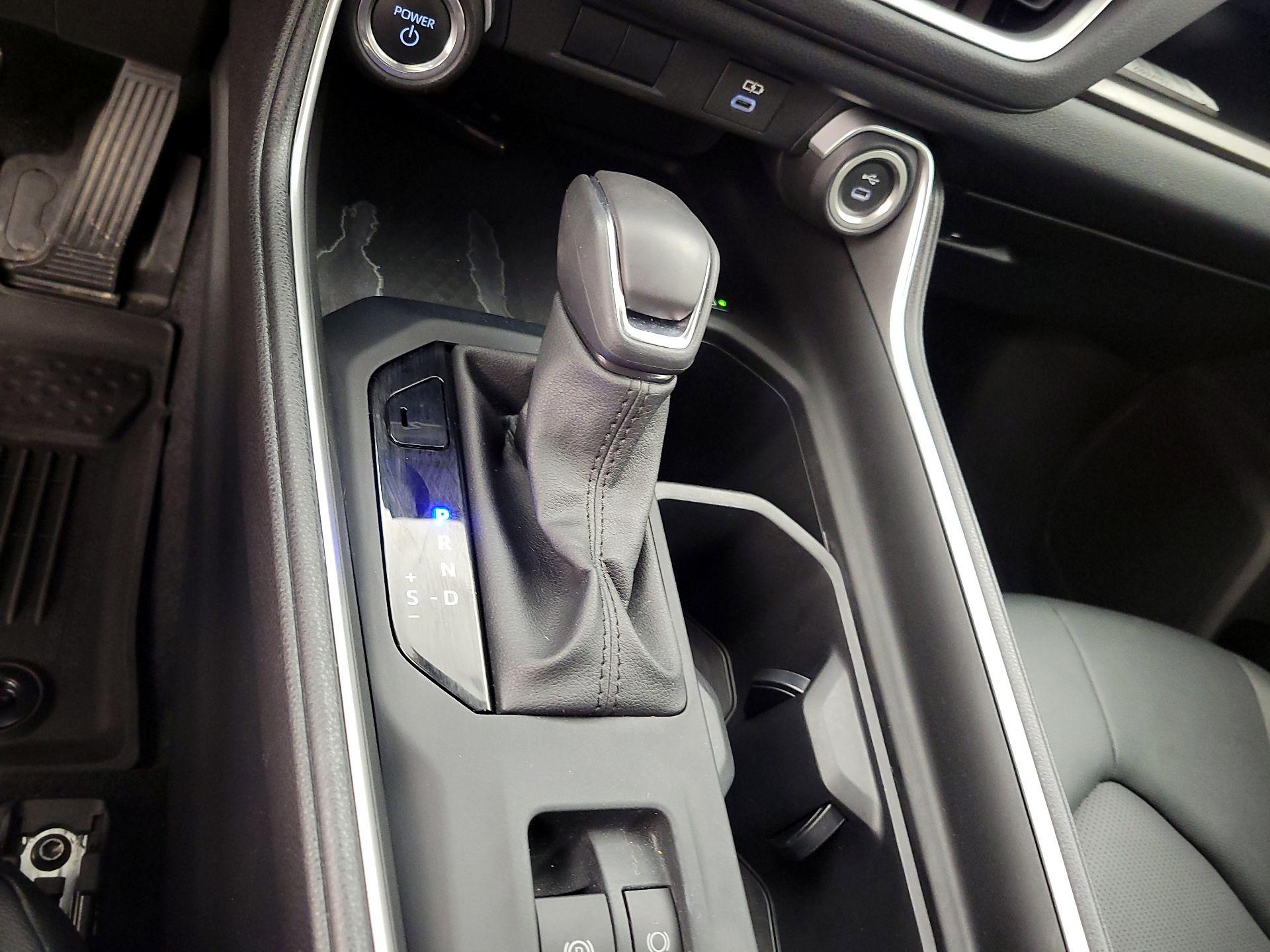 Thumbnail: 2024 Toyota Highlander - 16