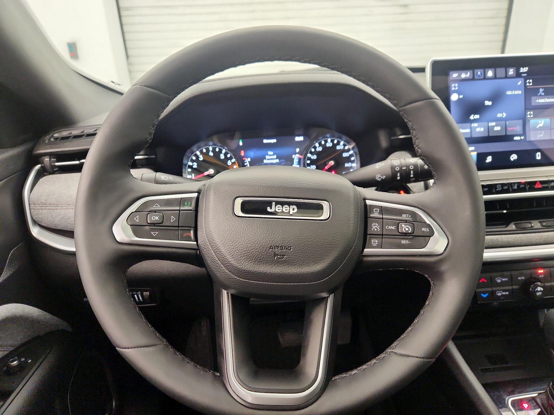 Thumbnail: 2023 Jeep Compass - 10