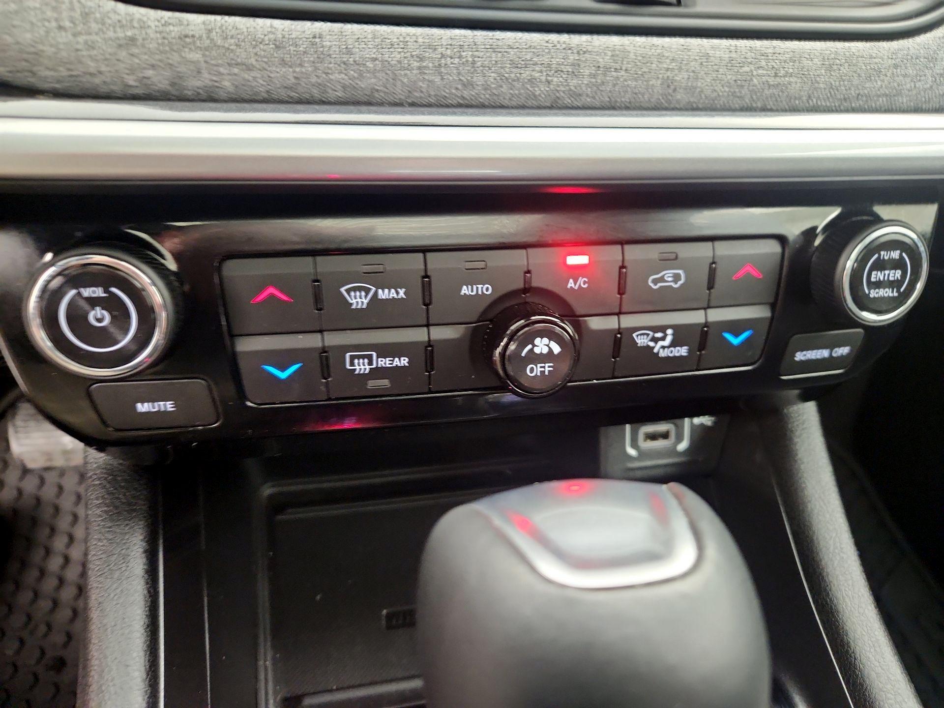 Thumbnail: 2023 Jeep Compass - 16