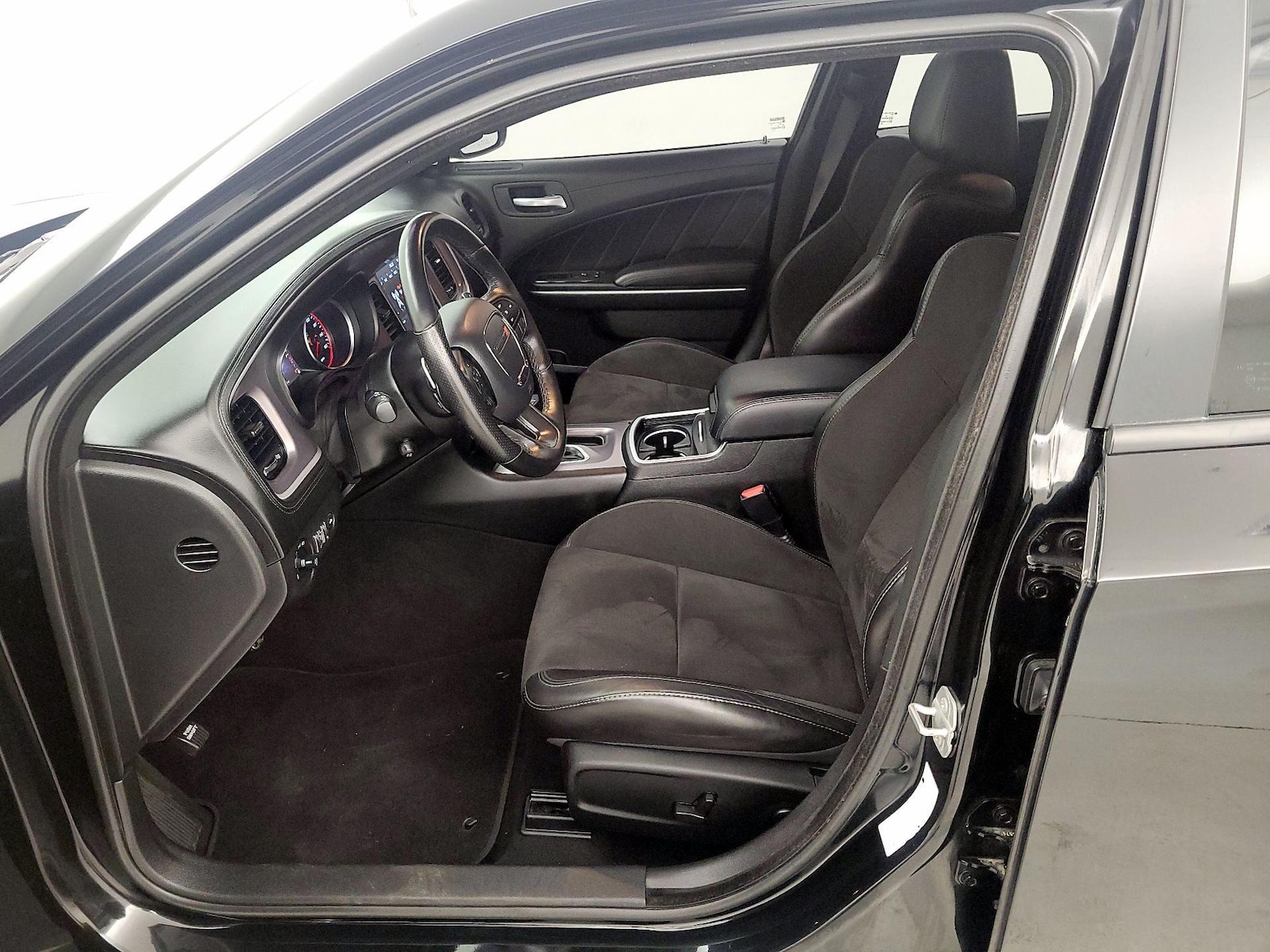 2022 Dodge Charger R/T - Photo 12
