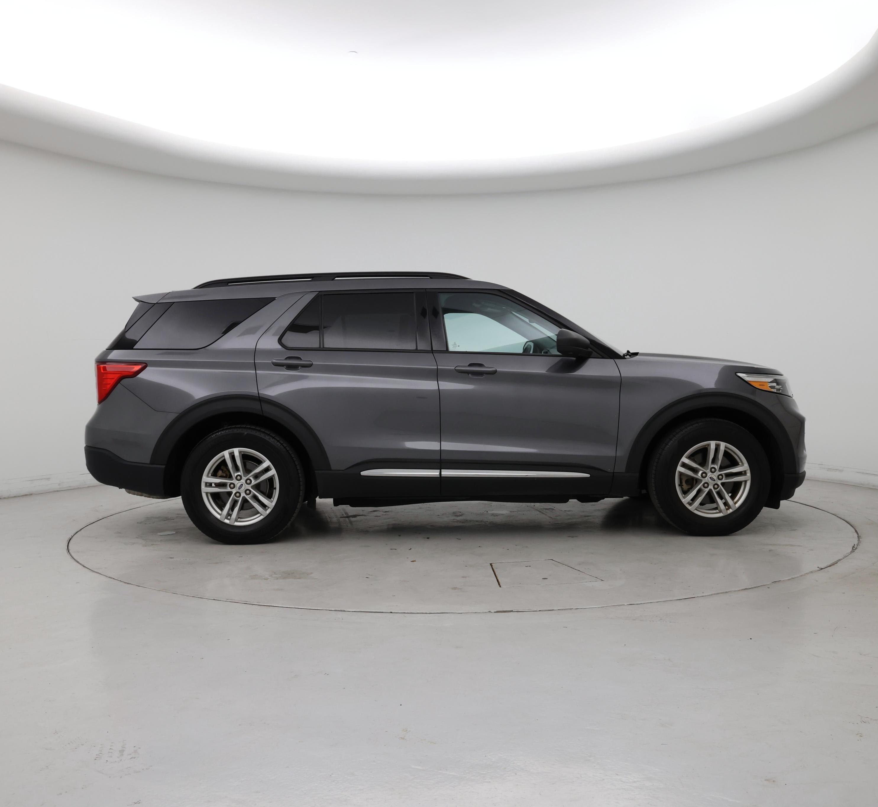 Thumbnail: 2022 Ford Explorer - 7