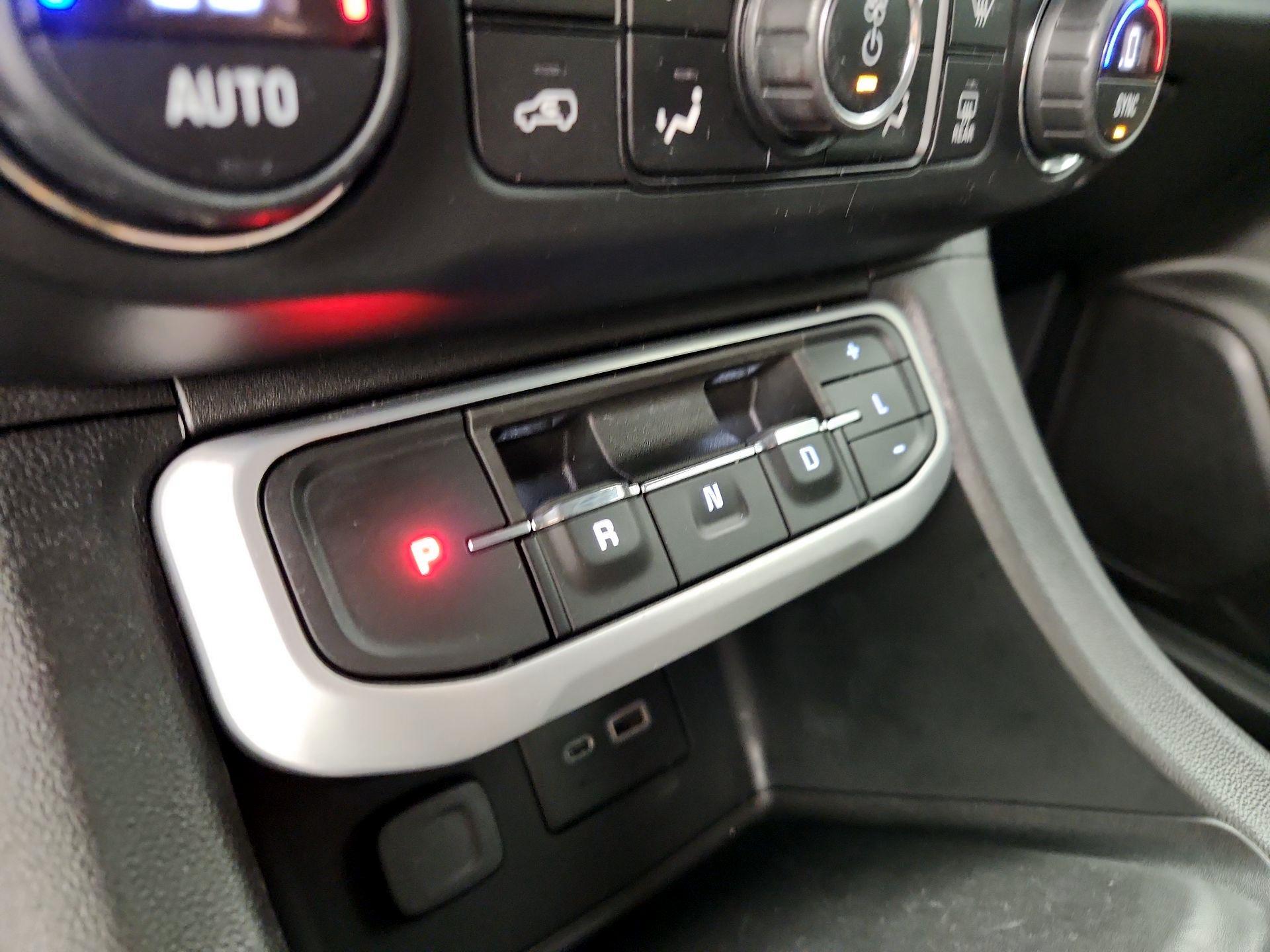 Thumbnail: 2021 GMC Acadia - 17