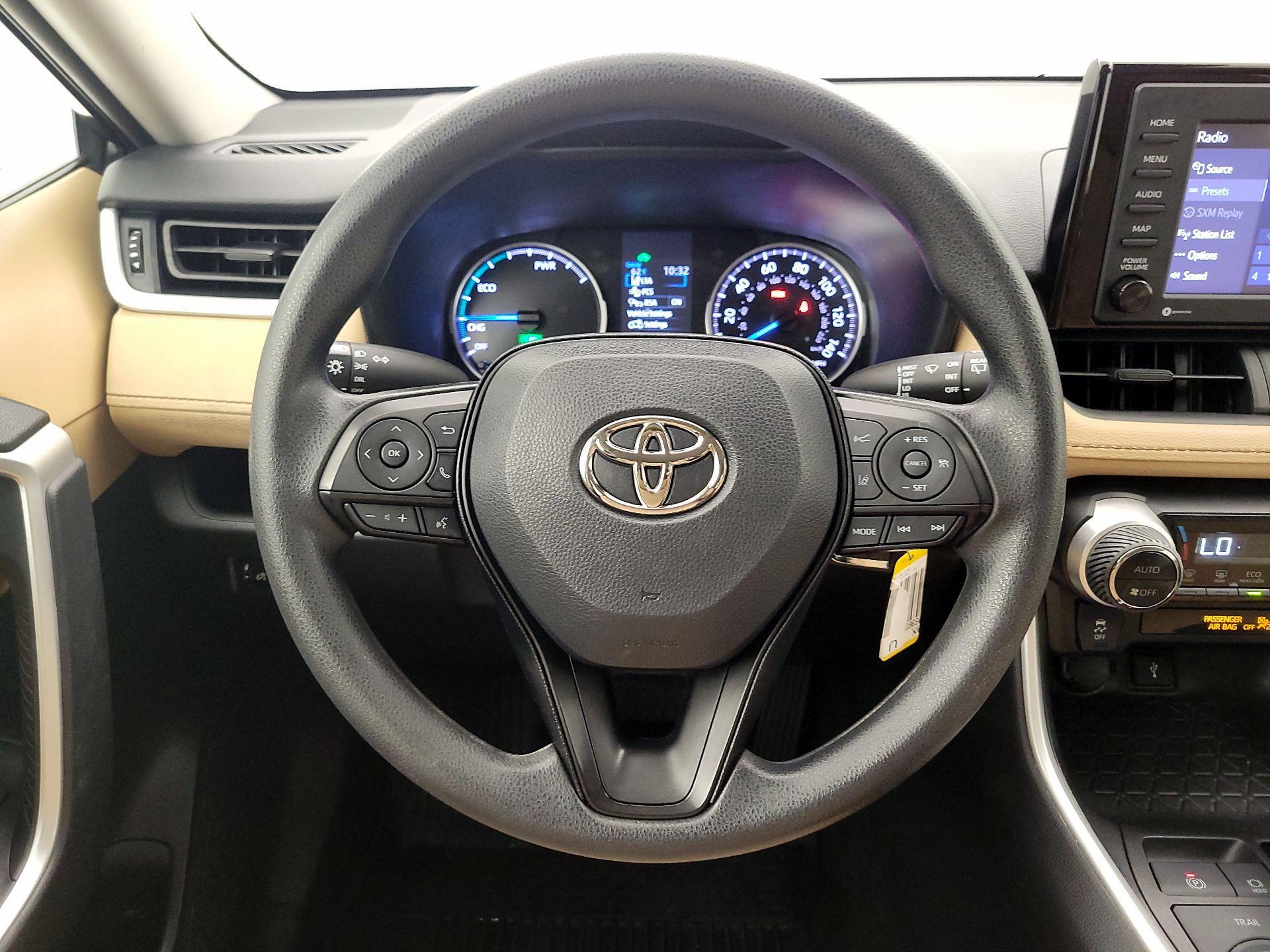 Thumbnail: 2022 Toyota RAV4 - 10
