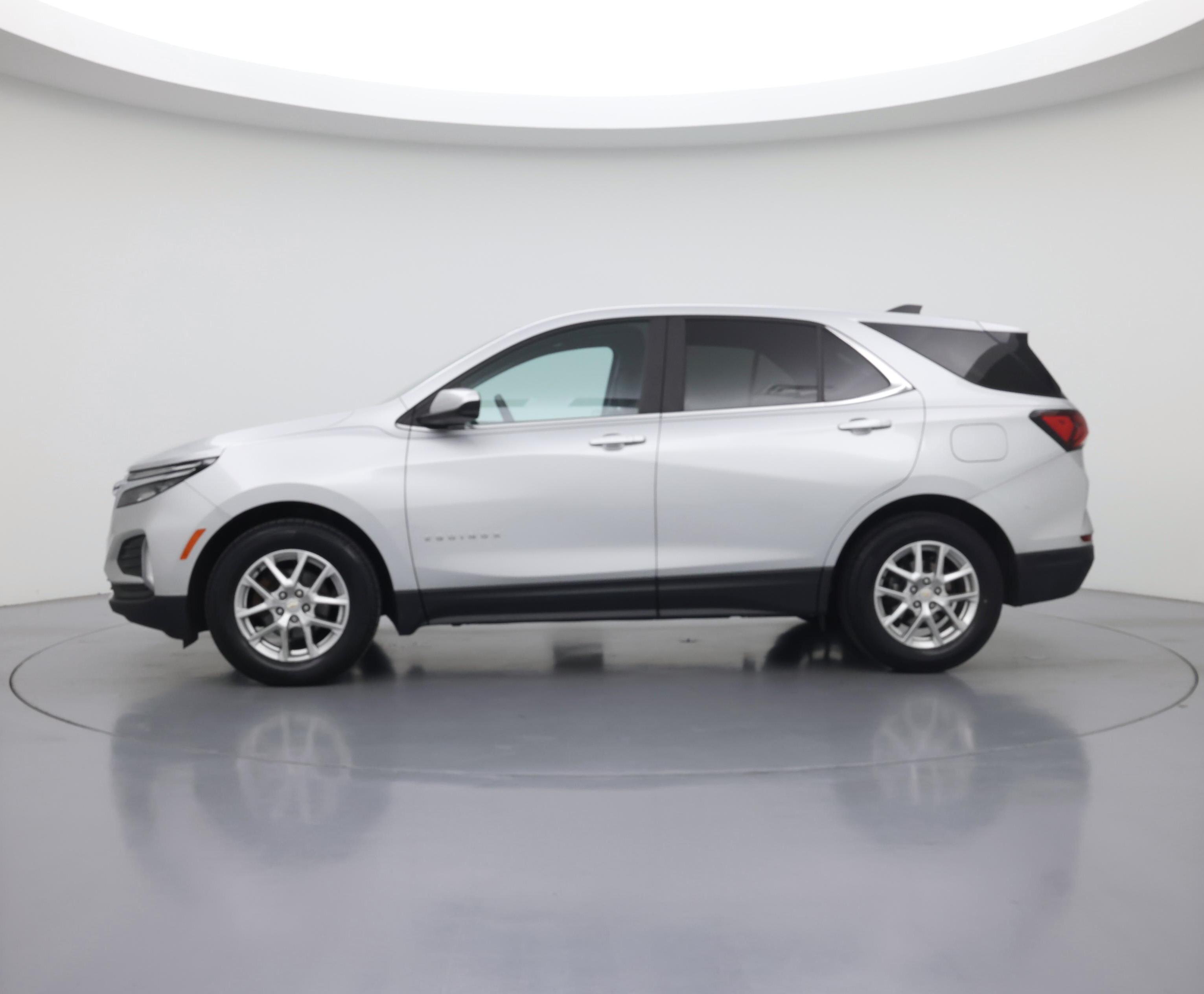 Thumbnail: 2022 Chevrolet Equinox - 3