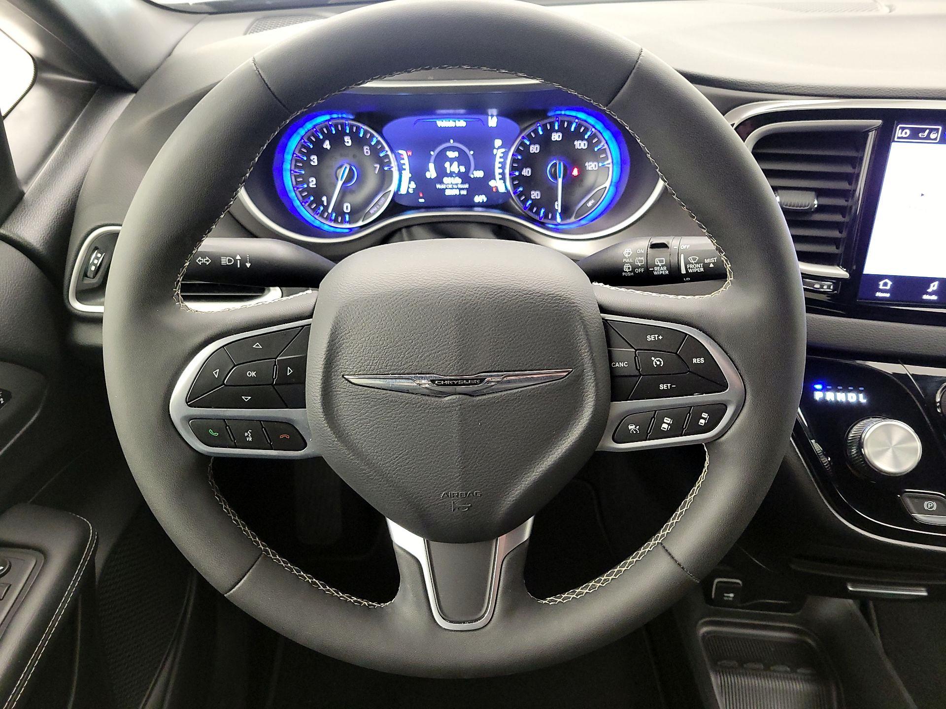 Thumbnail: 2025 Chrysler Pacifica - 10