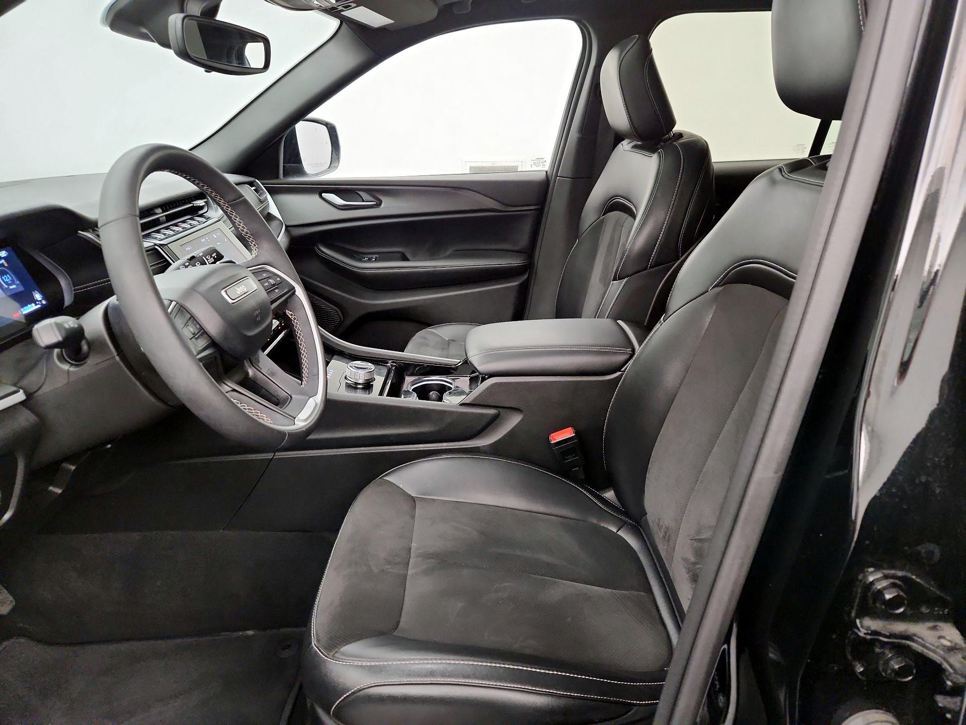 Thumbnail: 2023 Jeep Grand Cherokee - 11