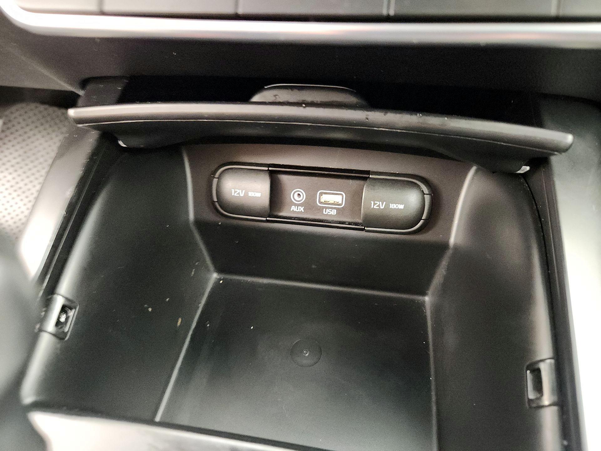 Thumbnail: 2020 Kia Sorento - 18