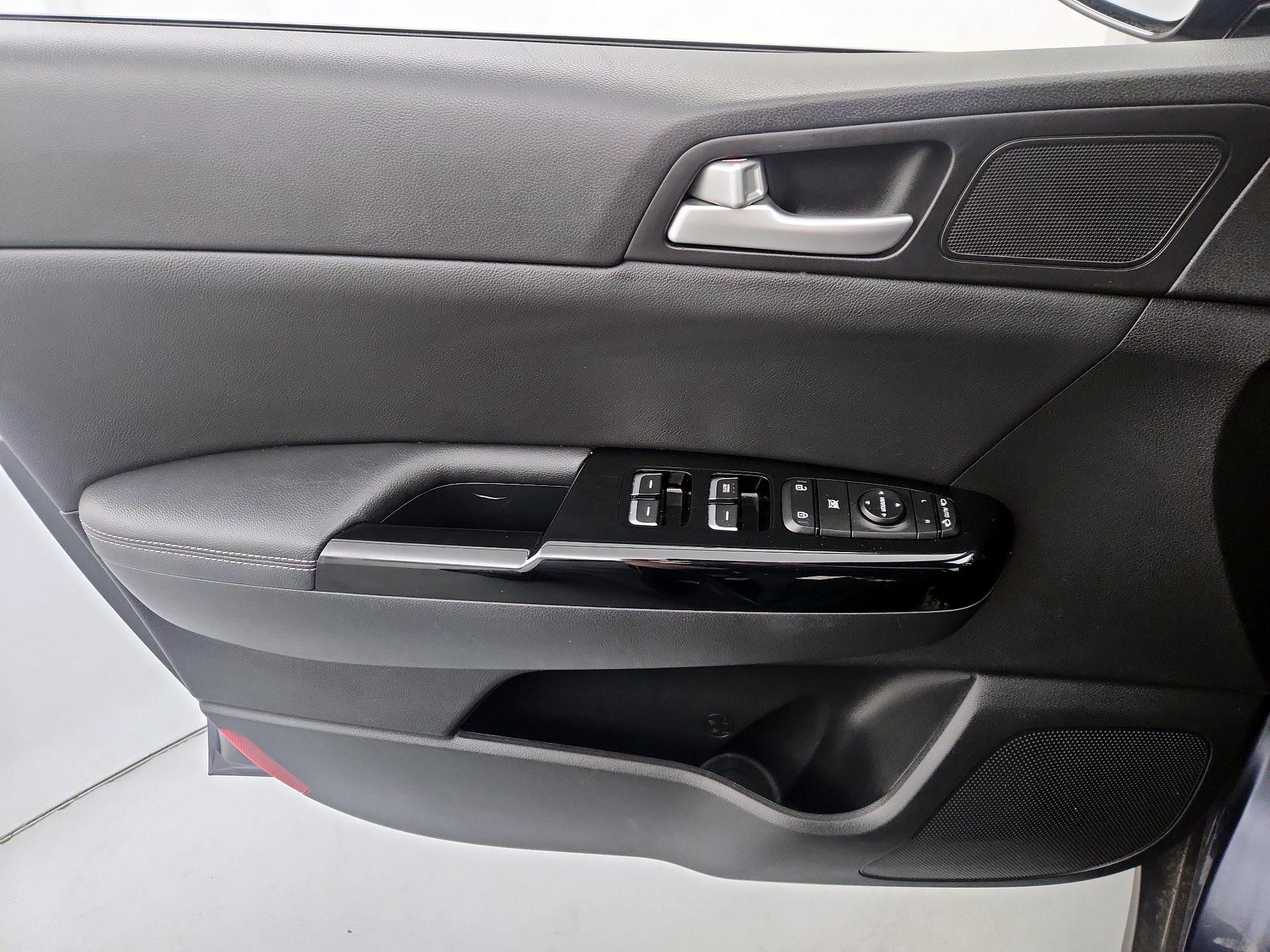 Thumbnail: 2020 Kia Sportage - 12