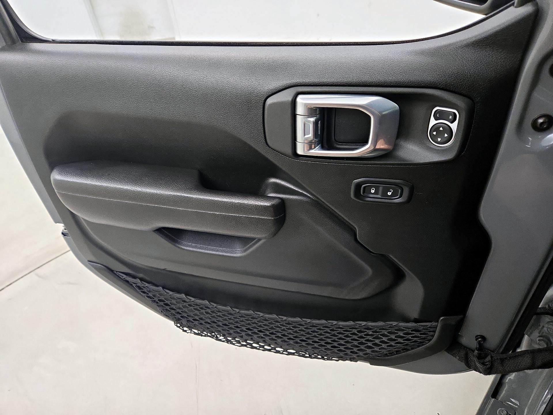 Thumbnail: 2022 Jeep Wrangler - 12