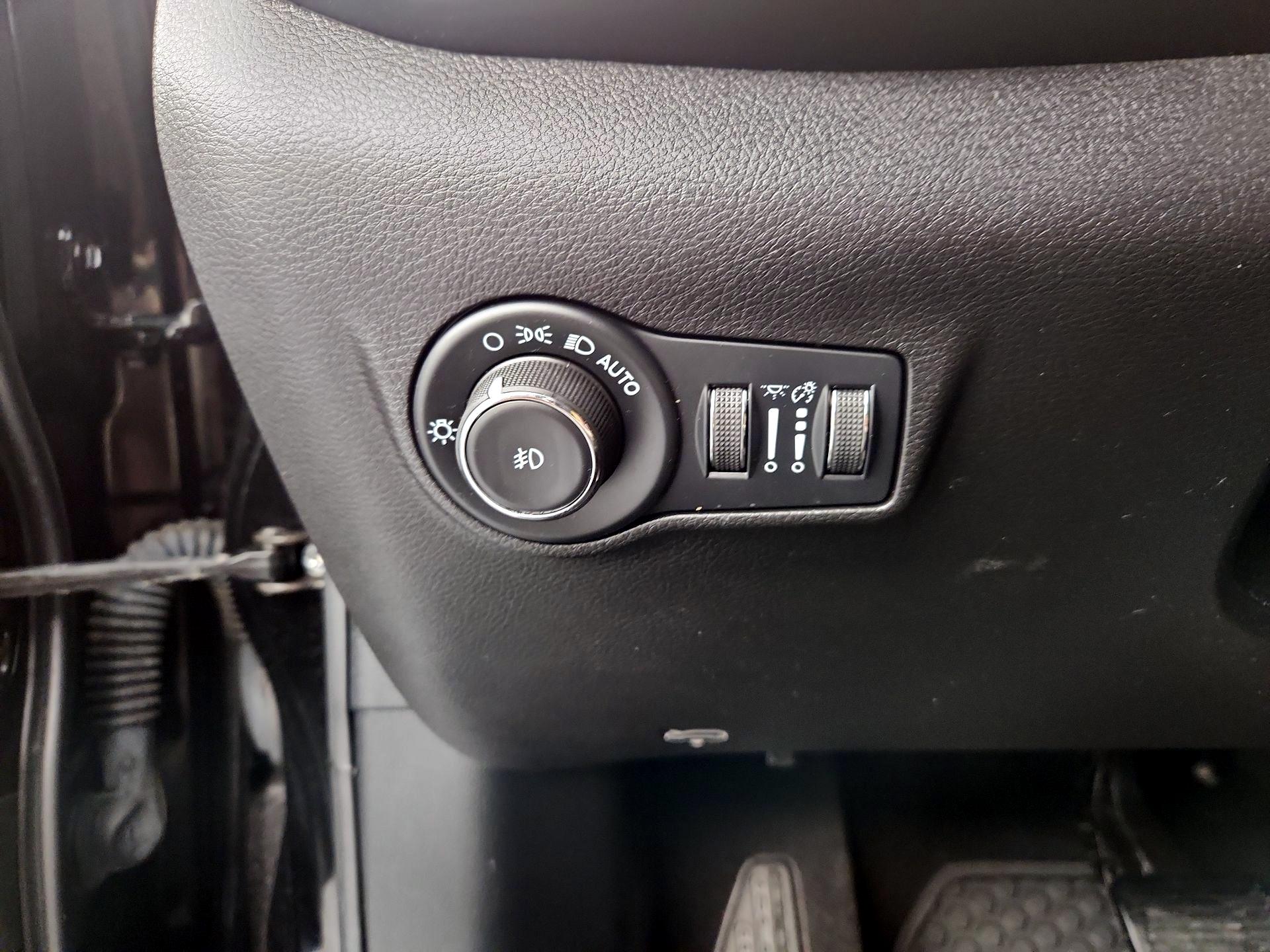 Thumbnail: 2022 Jeep Compass - 13