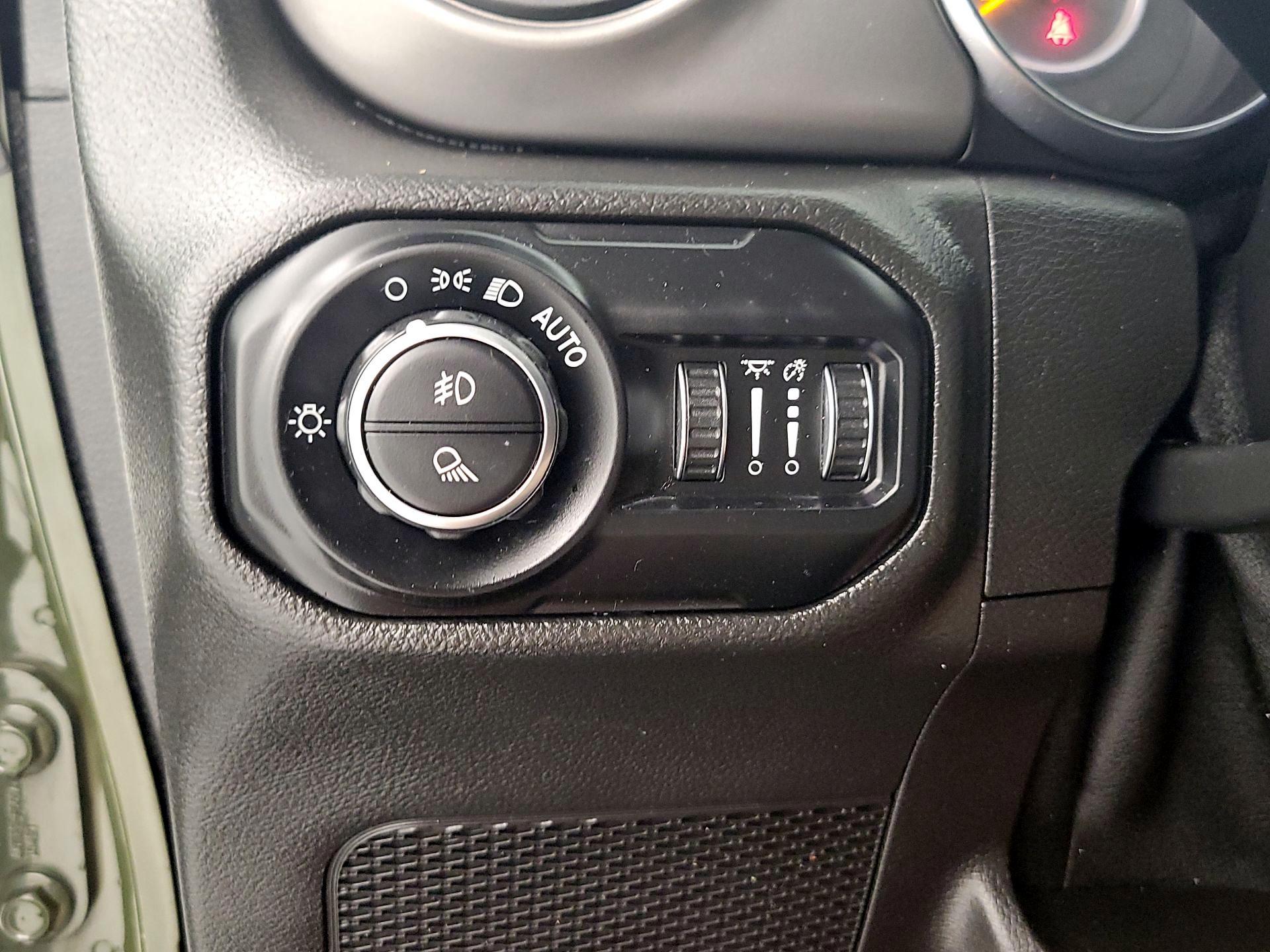 Thumbnail: 2021 Jeep Gladiator - 13