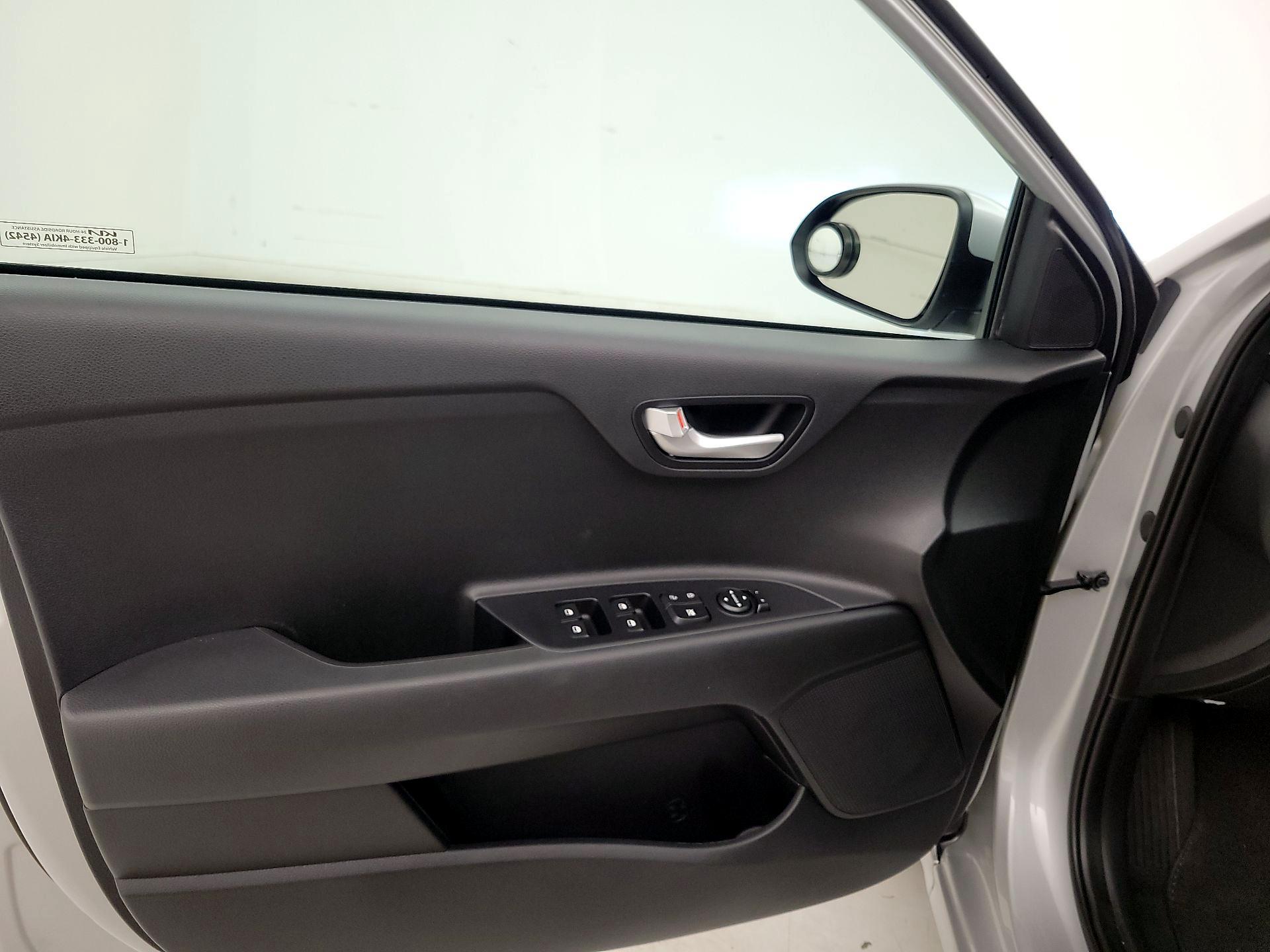 Thumbnail: 2023 Kia Rio - 12