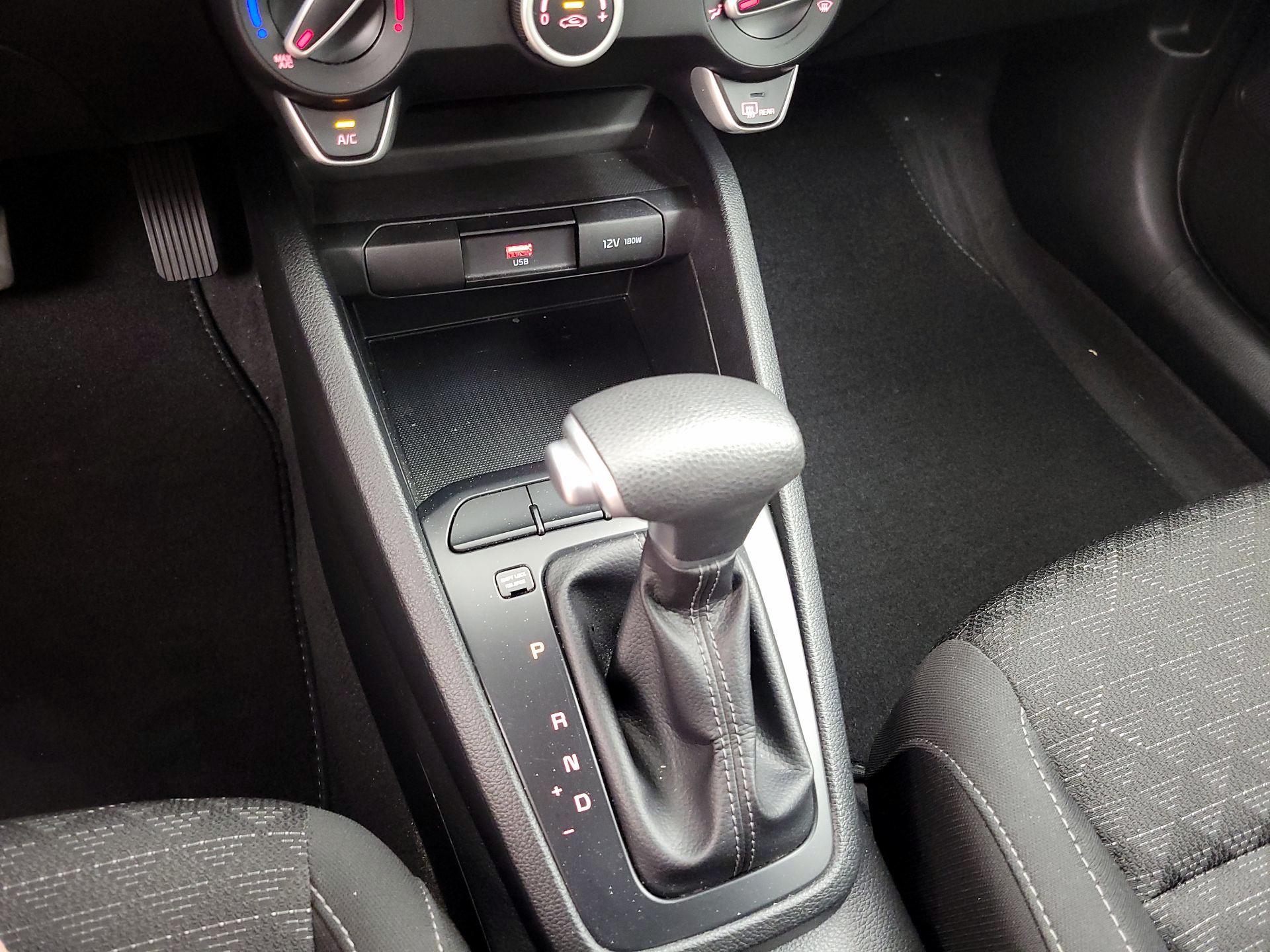 Thumbnail: 2023 Kia Rio - 17