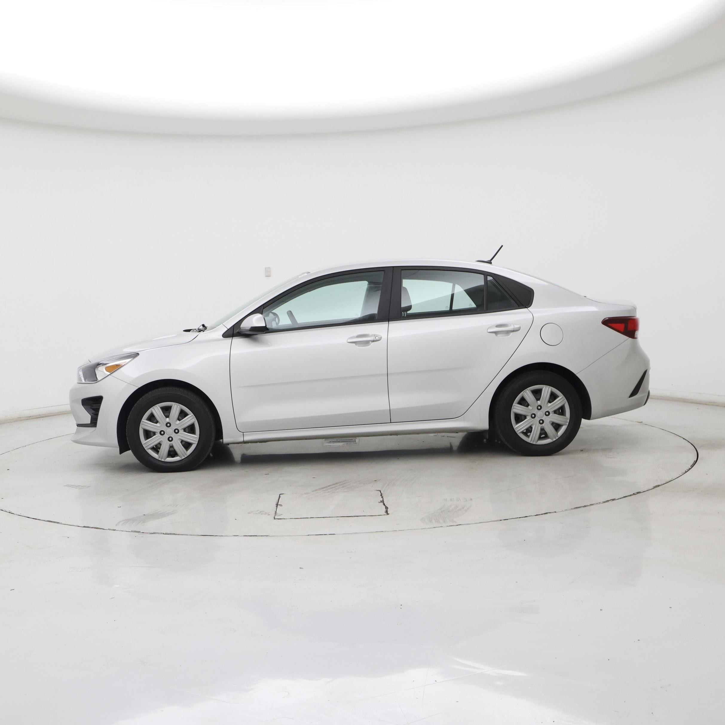 Thumbnail: 2023 Kia Rio - 3