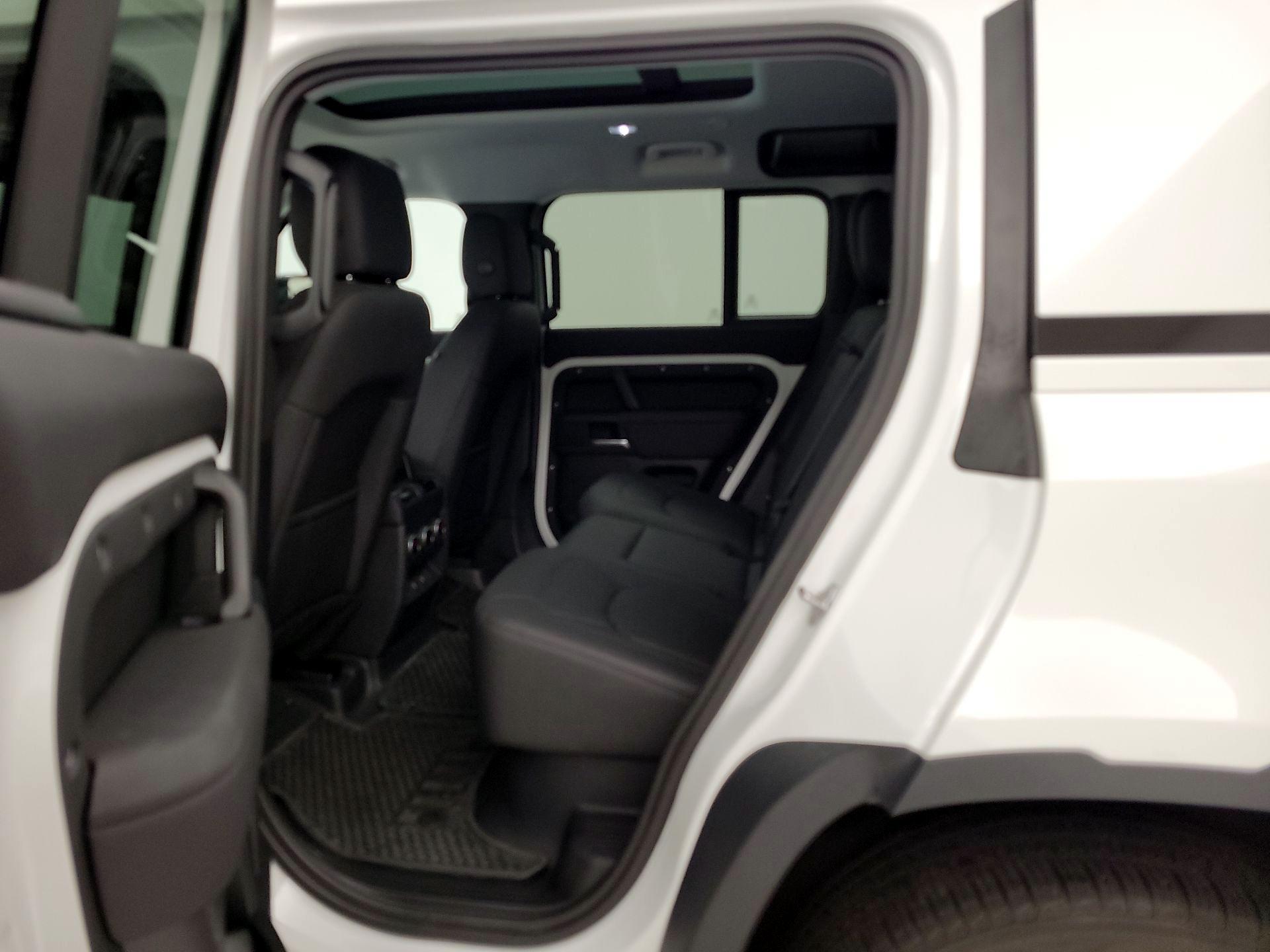 Thumbnail: 2025 Land Rover Defender - 20