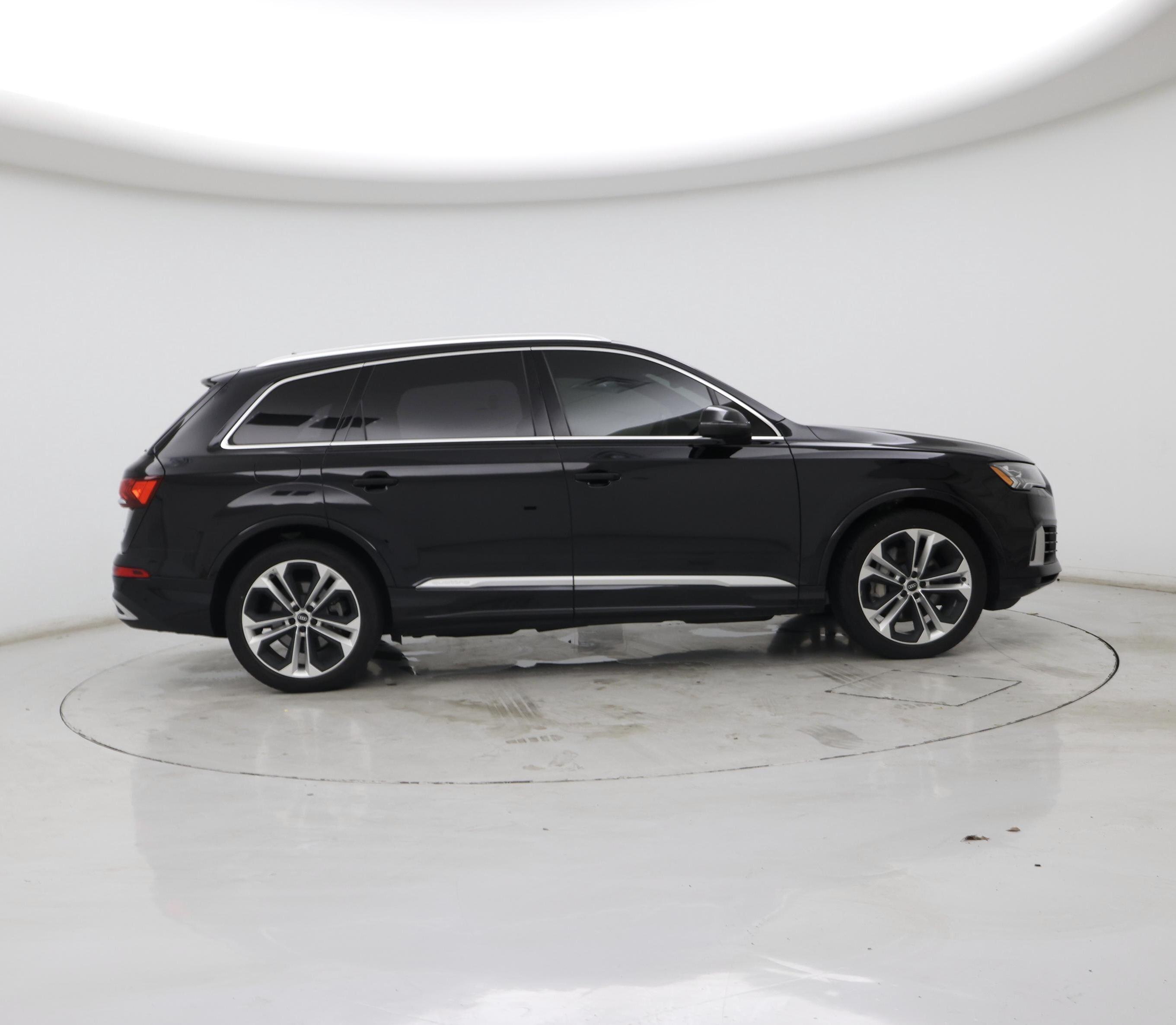 Thumbnail: 2021 Audi Q7 - 7
