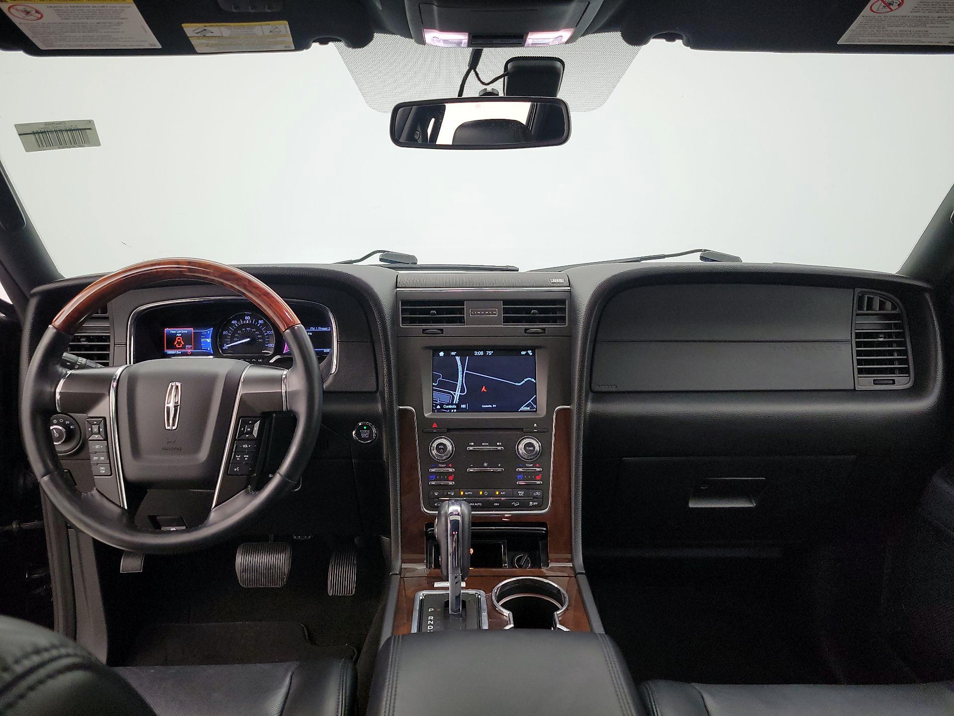 Thumbnail: 2017 Lincoln Navigator - 9