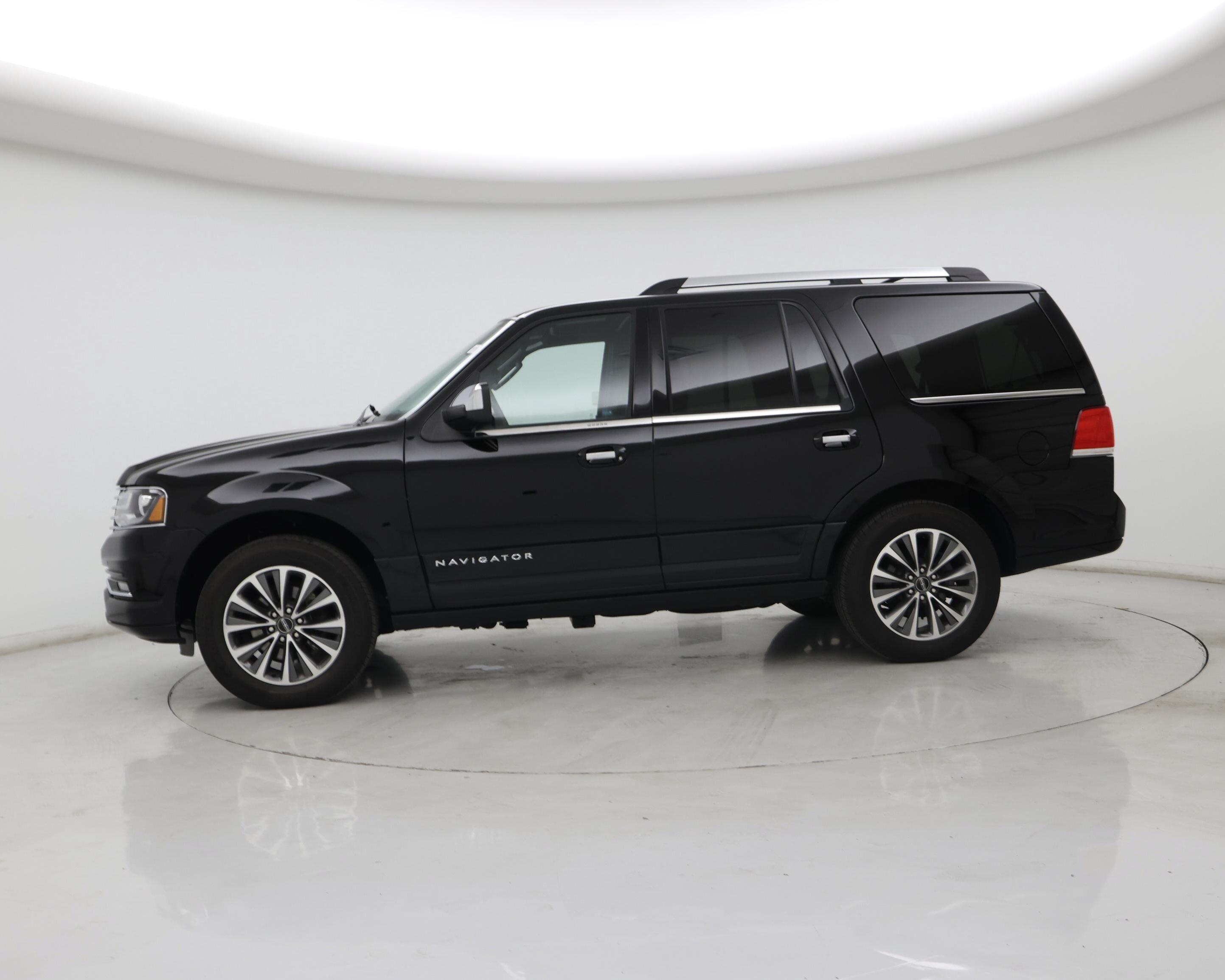 Thumbnail: 2017 Lincoln Navigator - 3