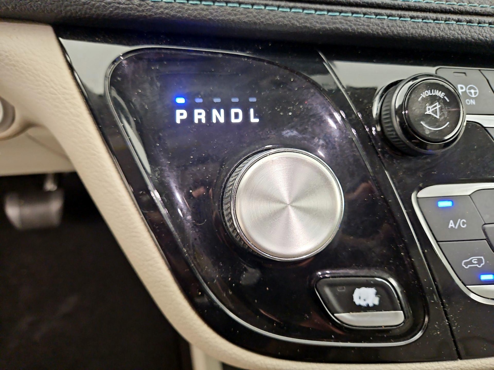 2017 Chrysler Pacifica Hybrid Platinum - Photo 19