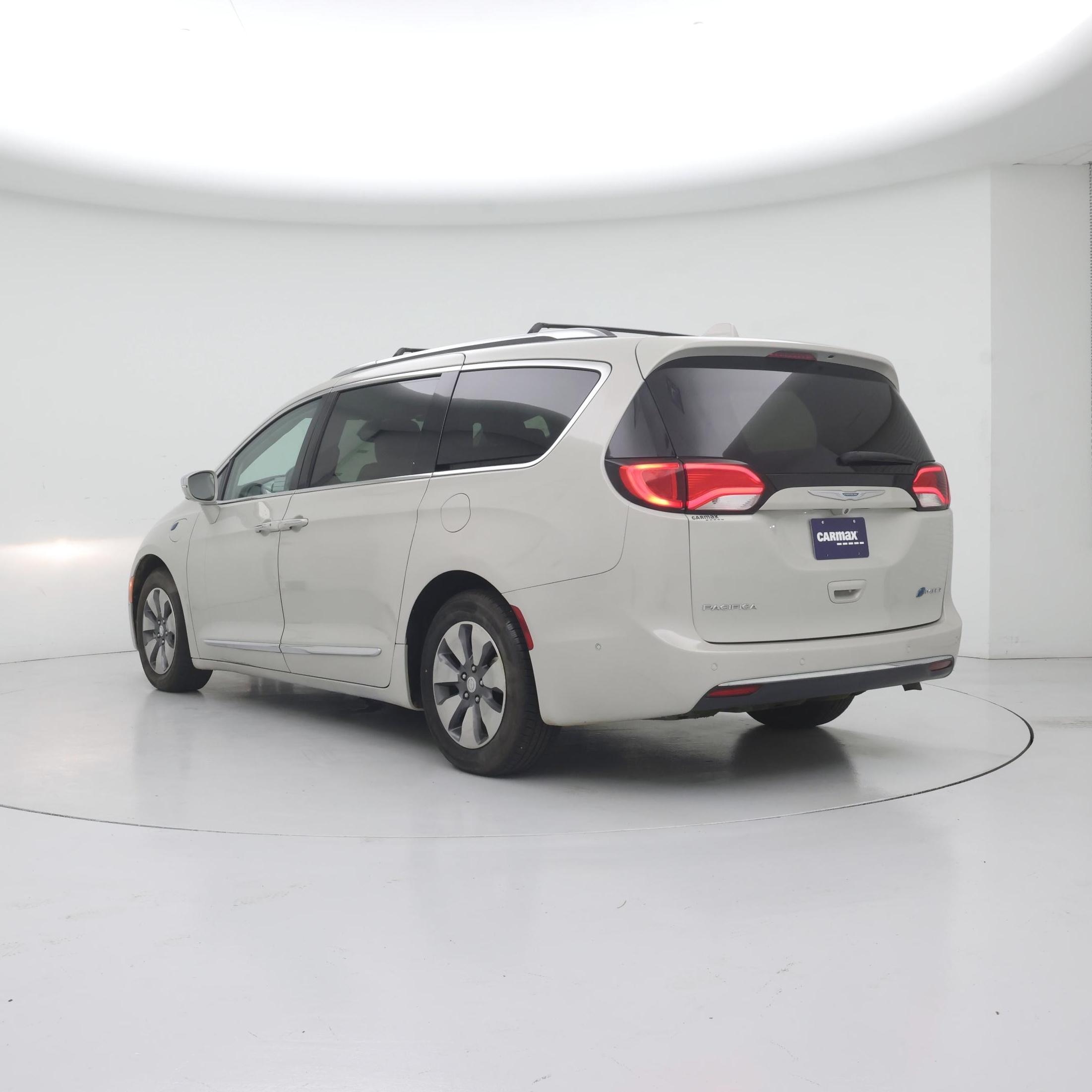 Thumbnail: 2017 Chrysler Pacifica - 2