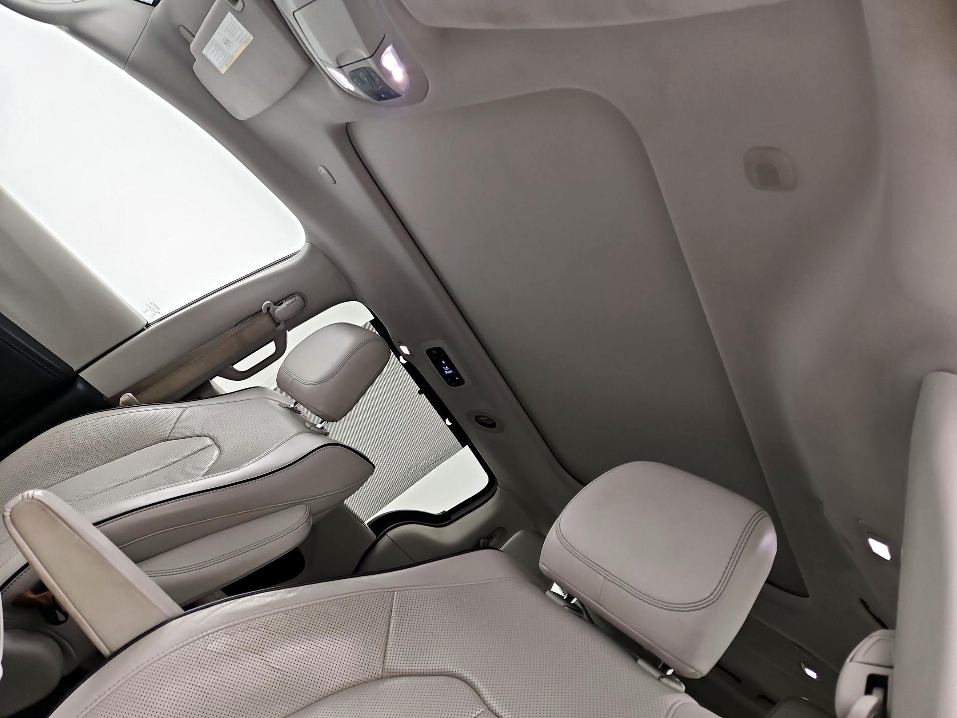 Thumbnail: 2017 Chrysler Pacifica - 20