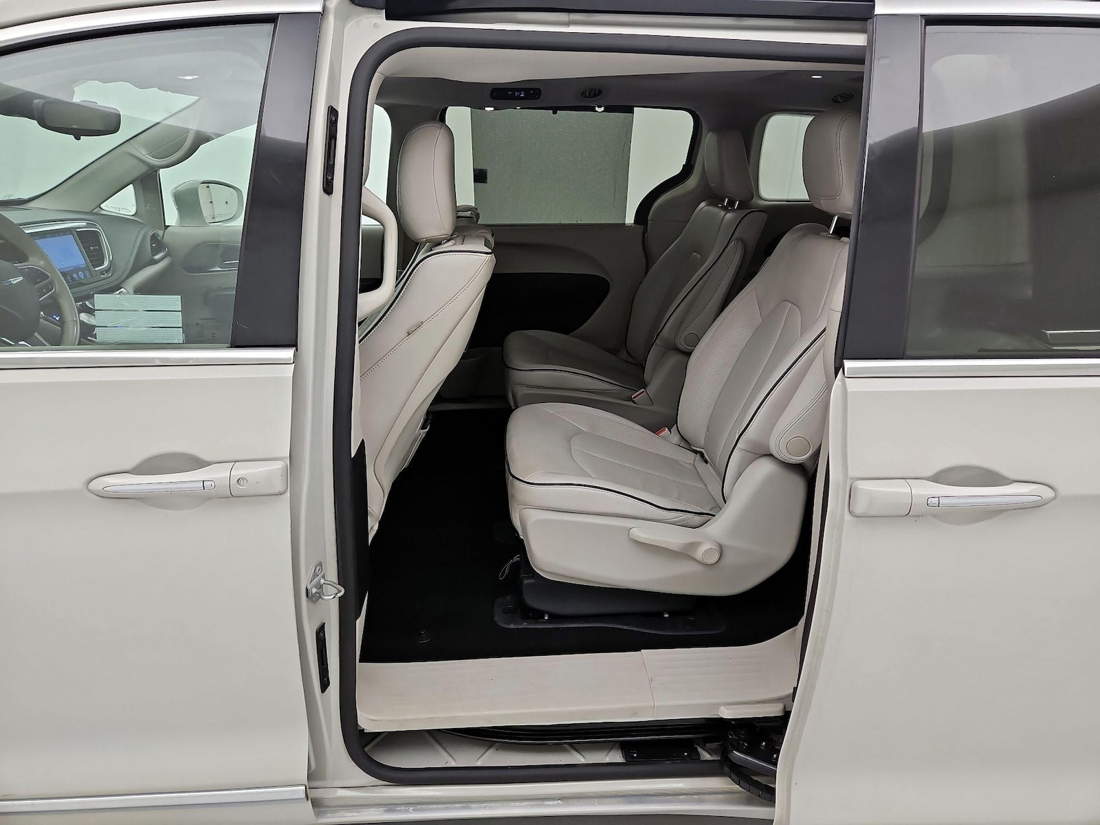 2017 Chrysler Pacifica Hybrid Platinum - Photo 22