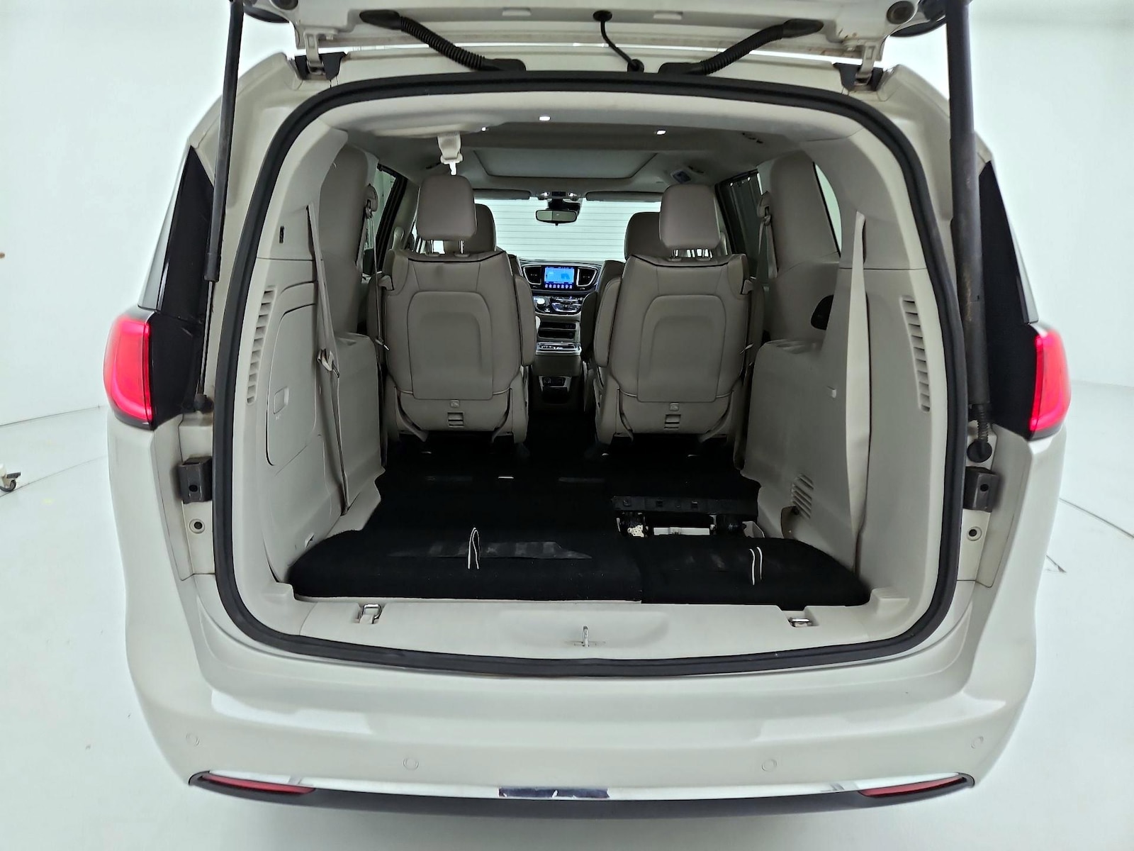 2017 Chrysler Pacifica Hybrid Platinum - Photo 25
