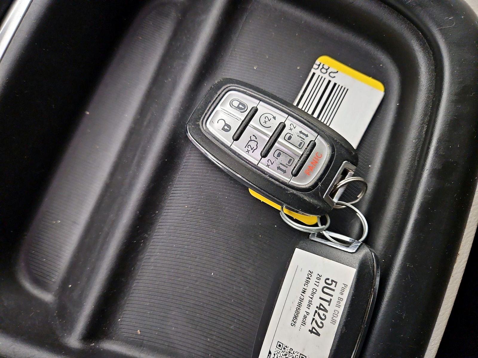 2017 Chrysler Pacifica Hybrid Platinum - Photo 27
