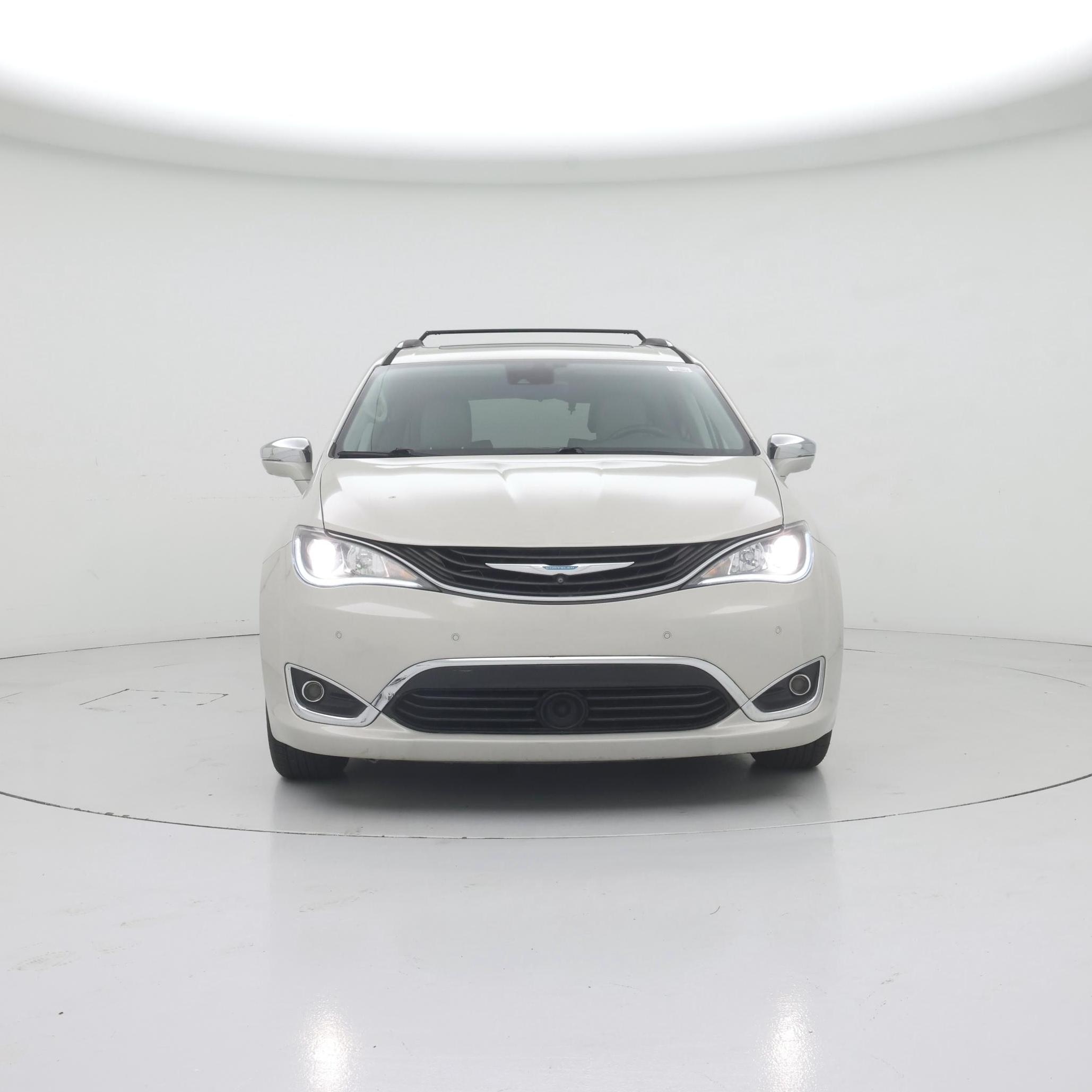 Thumbnail: 2017 Chrysler Pacifica - 5