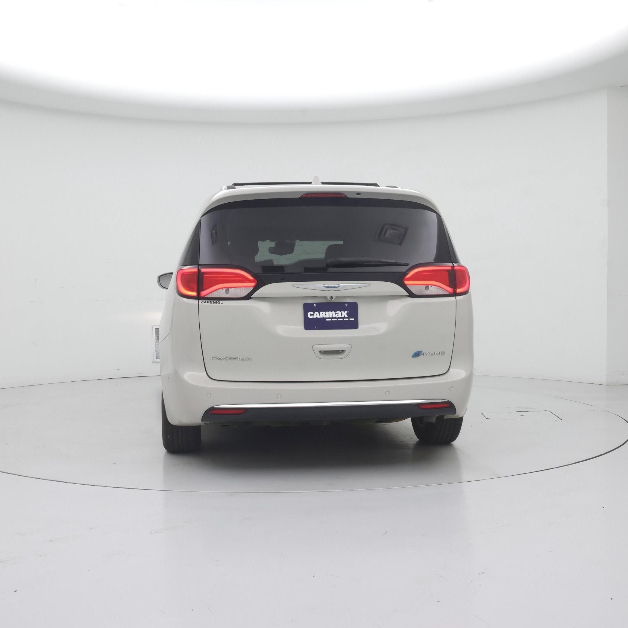 Thumbnail: 2017 Chrysler Pacifica - 6